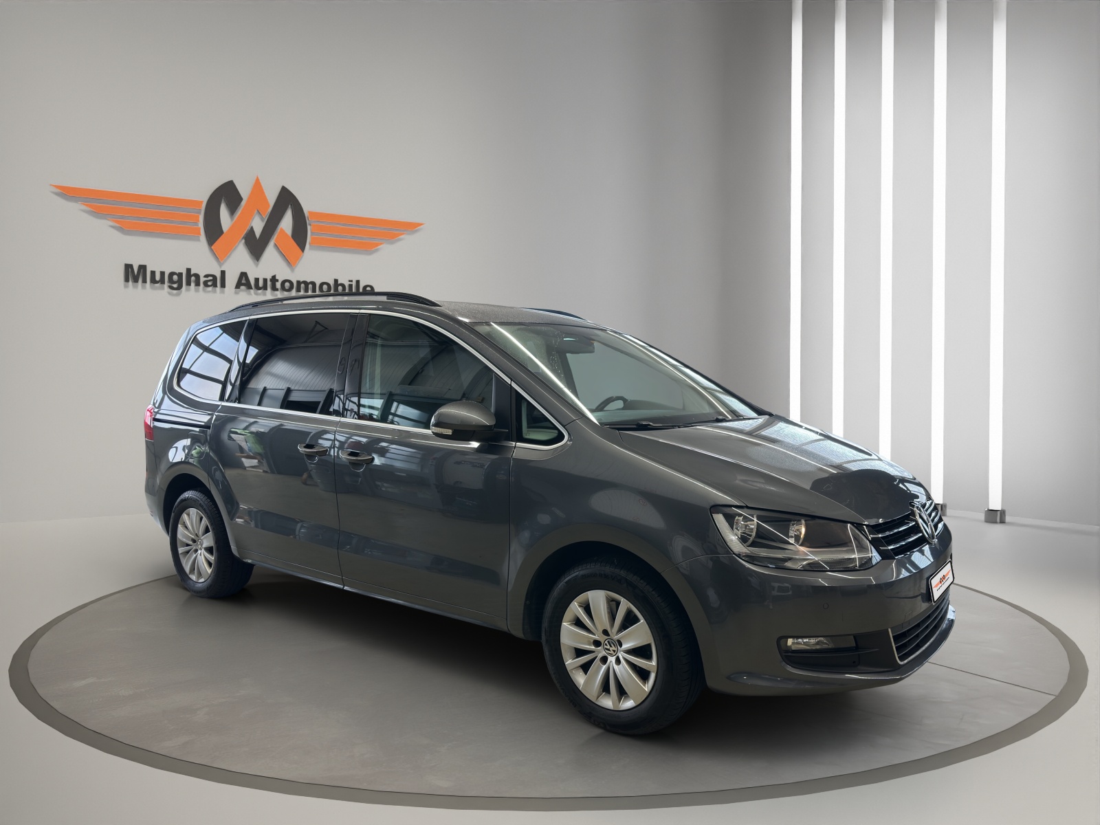 VW Sharan 2.0 TDI BlueMotion Technology Trendline DSG 7-Plätzer-image-2