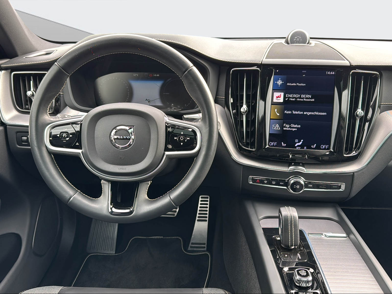 VOLVO XC60 2.0 T6 TE R-Design eAWD-image-12