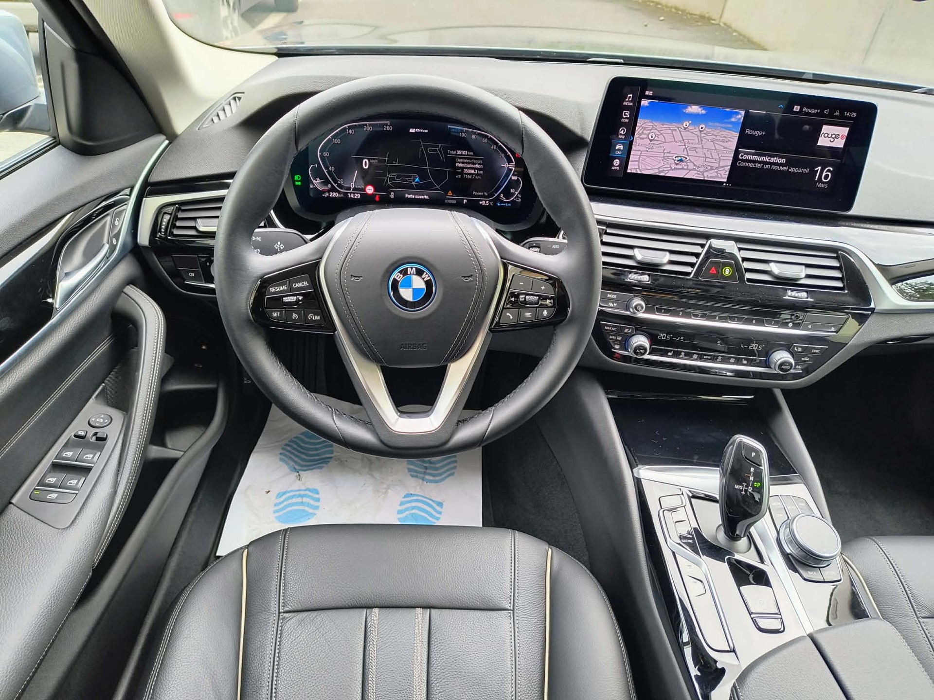 BMW 530e xDrive Luxury Line Steptronic-image-5