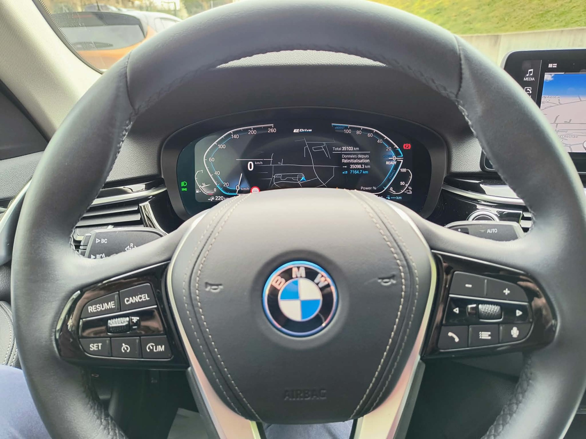BMW 530e xDrive Luxury Line Steptronic-image-10