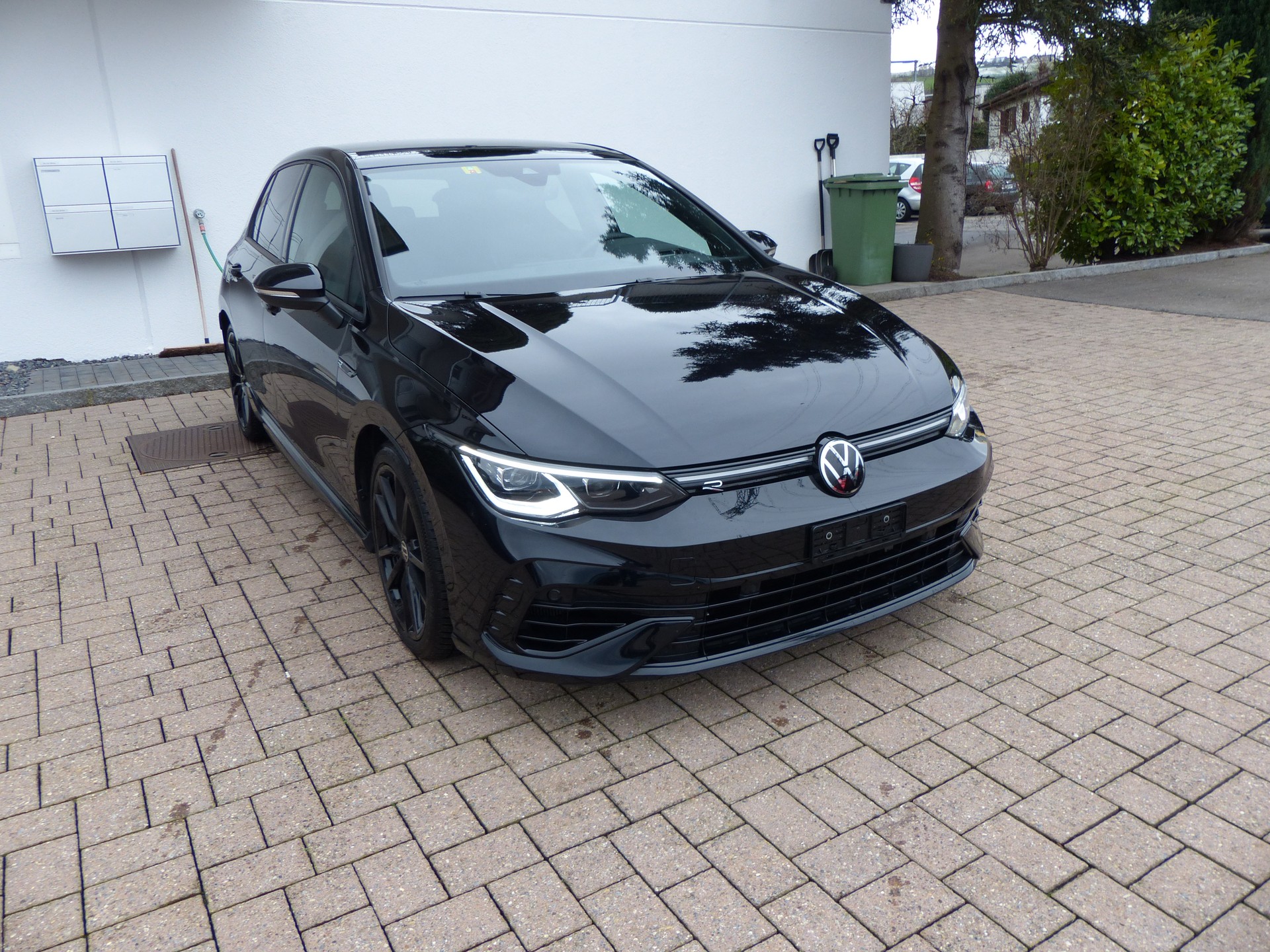VW Golf 2.0 TSI R DSG 4Motion-image-6