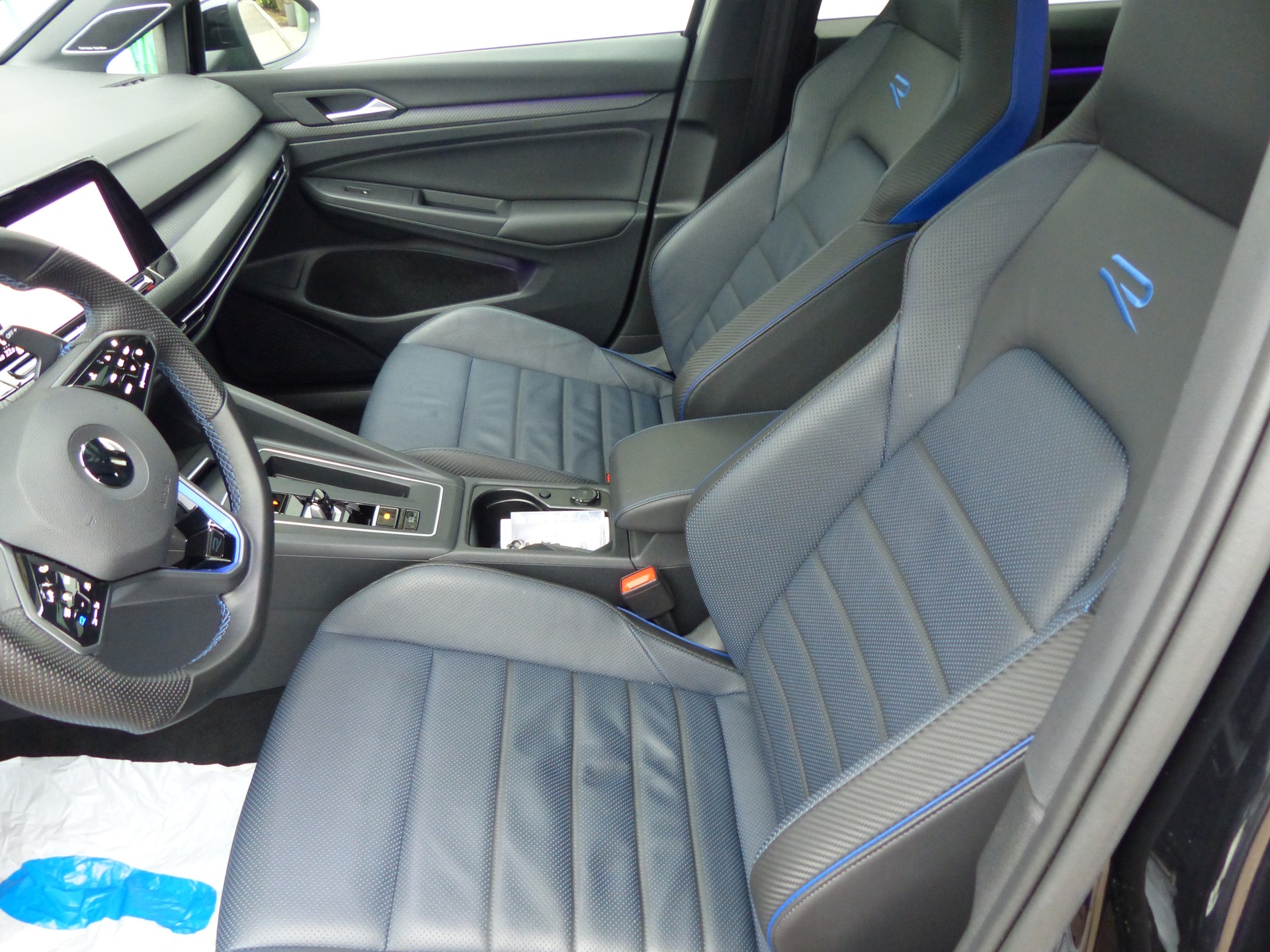 VW Golf 2.0 TSI R DSG 4Motion-image-24