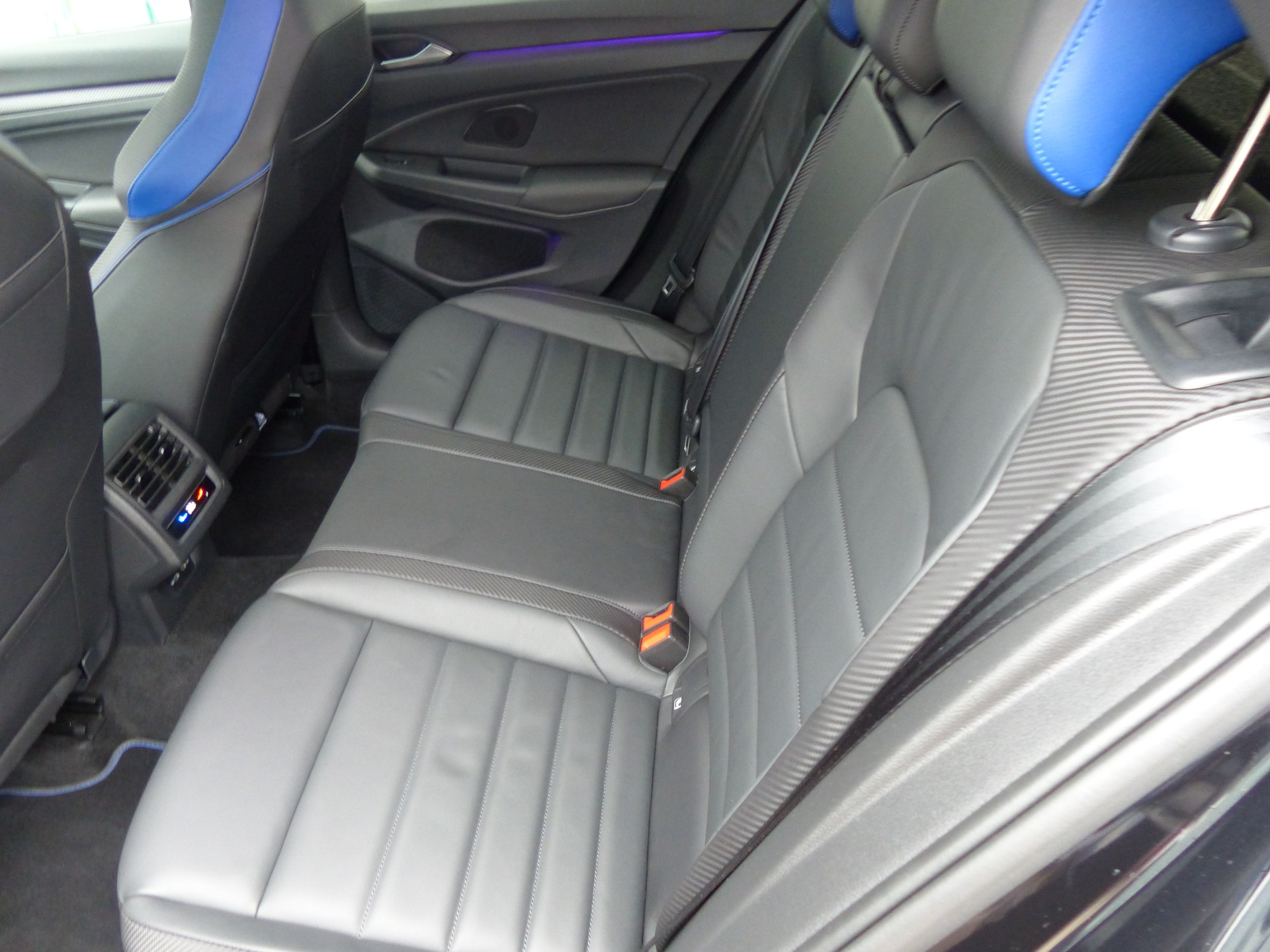 VW Golf 2.0 TSI R DSG 4Motion-image-20