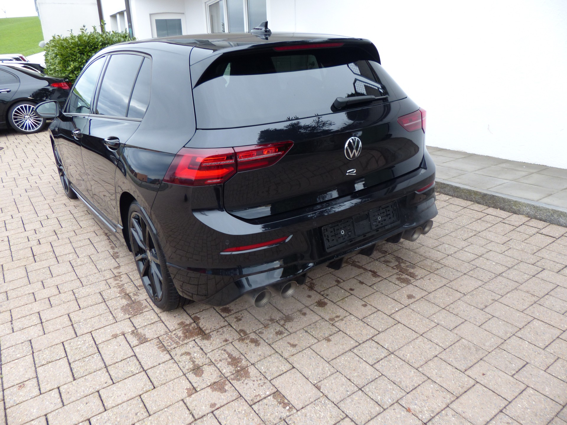 VW Golf 2.0 TSI R DSG 4Motion-image-12