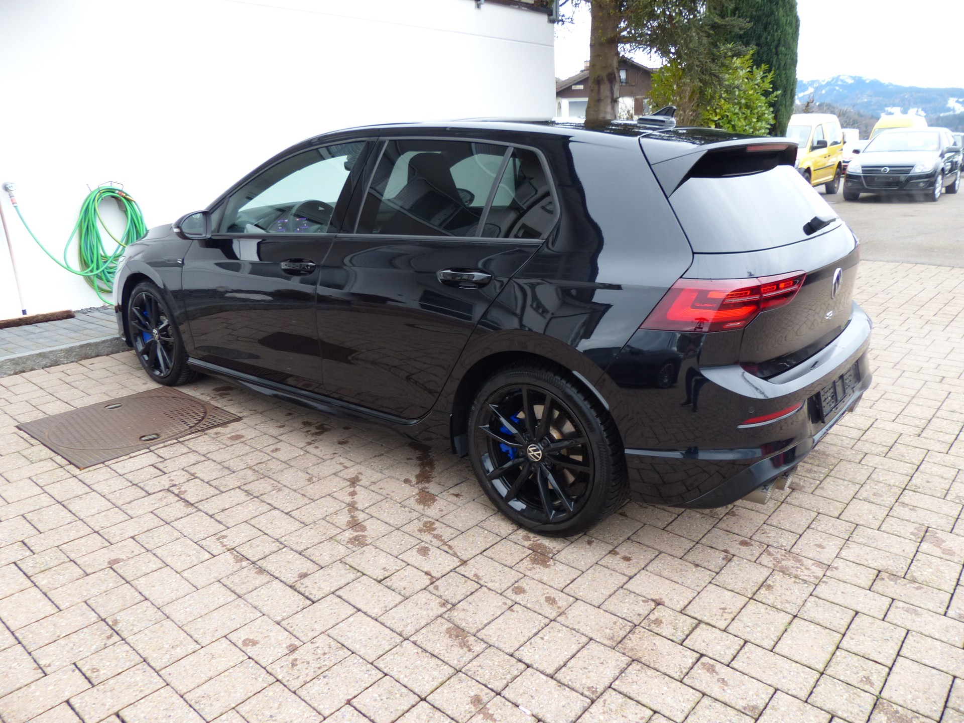 VW Golf 2.0 TSI R DSG 4Motion-image-8