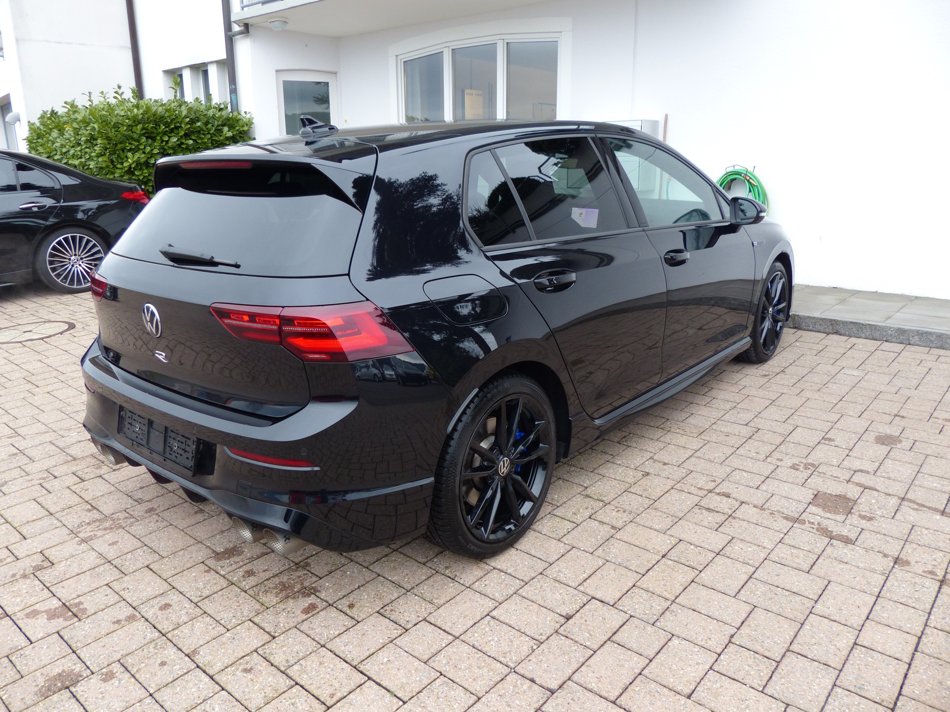 VW Golf 2.0 TSI R DSG 4Motion-image-13