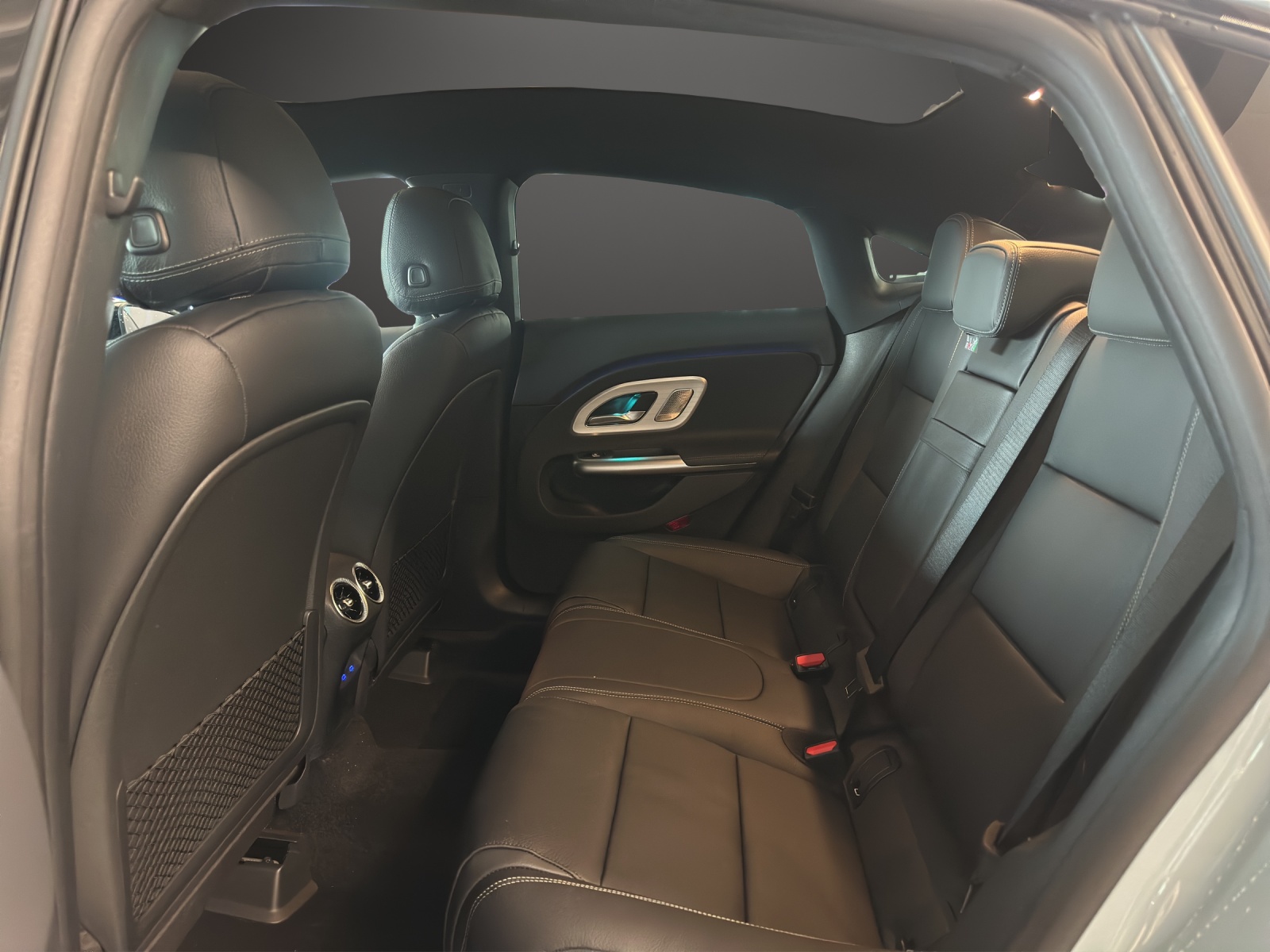 MERCEDES-BENZ CLA 220 8G-DCT 4Matic-image-11