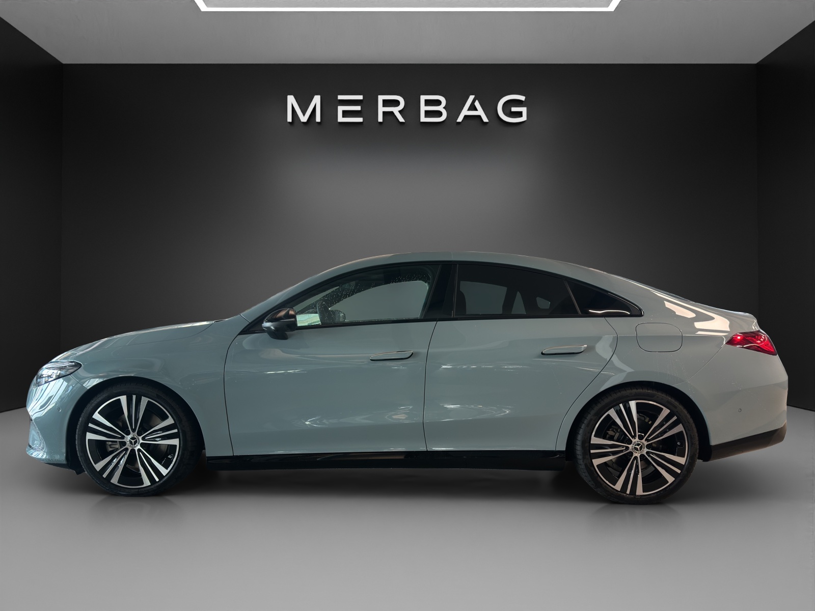MERCEDES-BENZ CLA 220 8G-DCT 4Matic-image-2