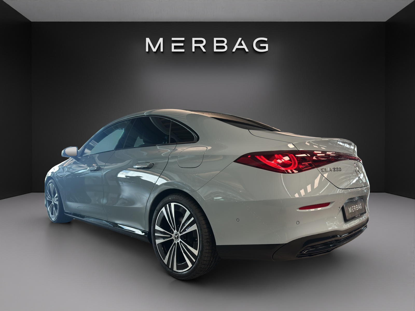 MERCEDES-BENZ CLA 220 8G-DCT 4Matic-image-3