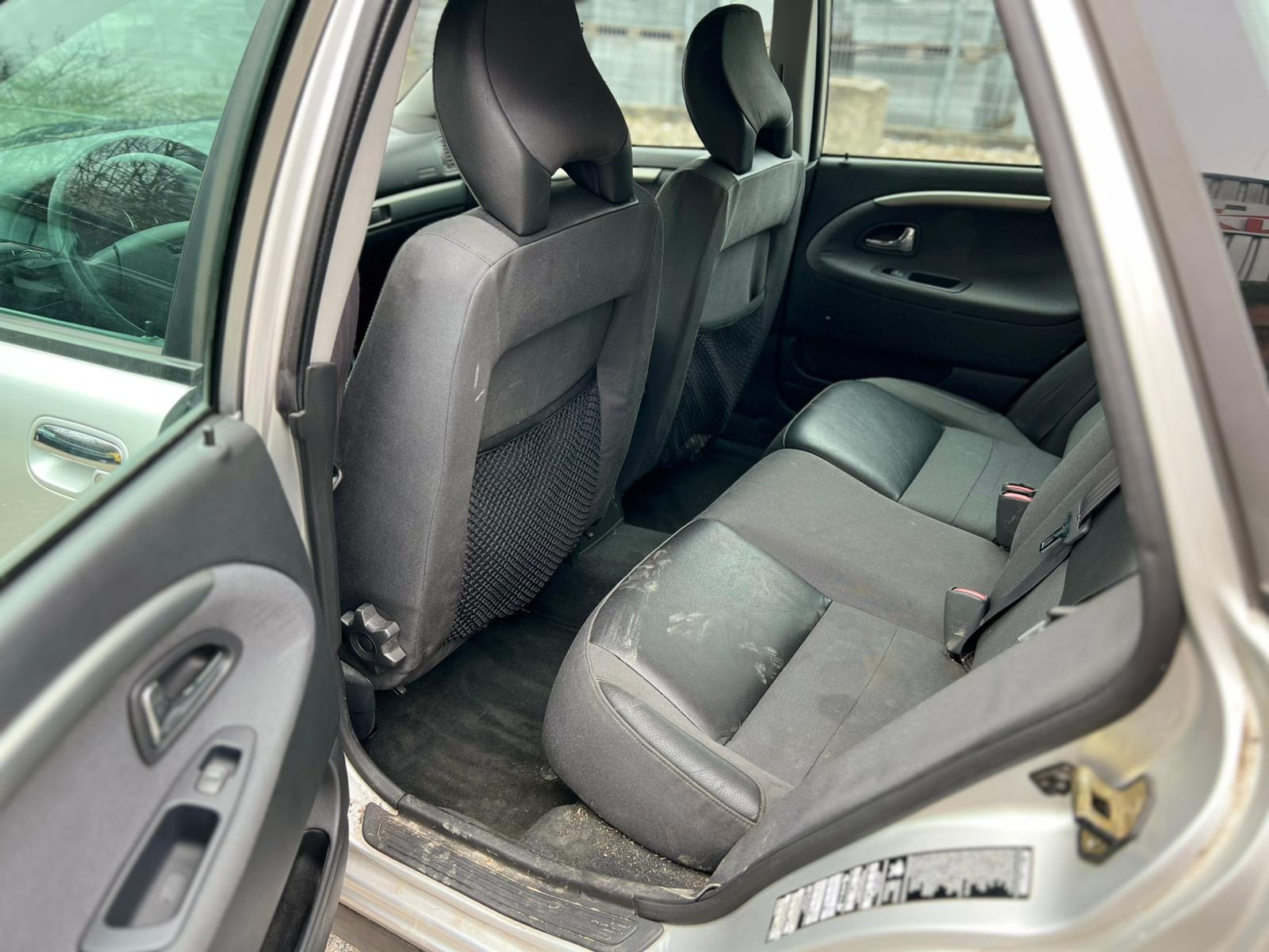 VOLVO V40 2.0T Sport Edition-image-14