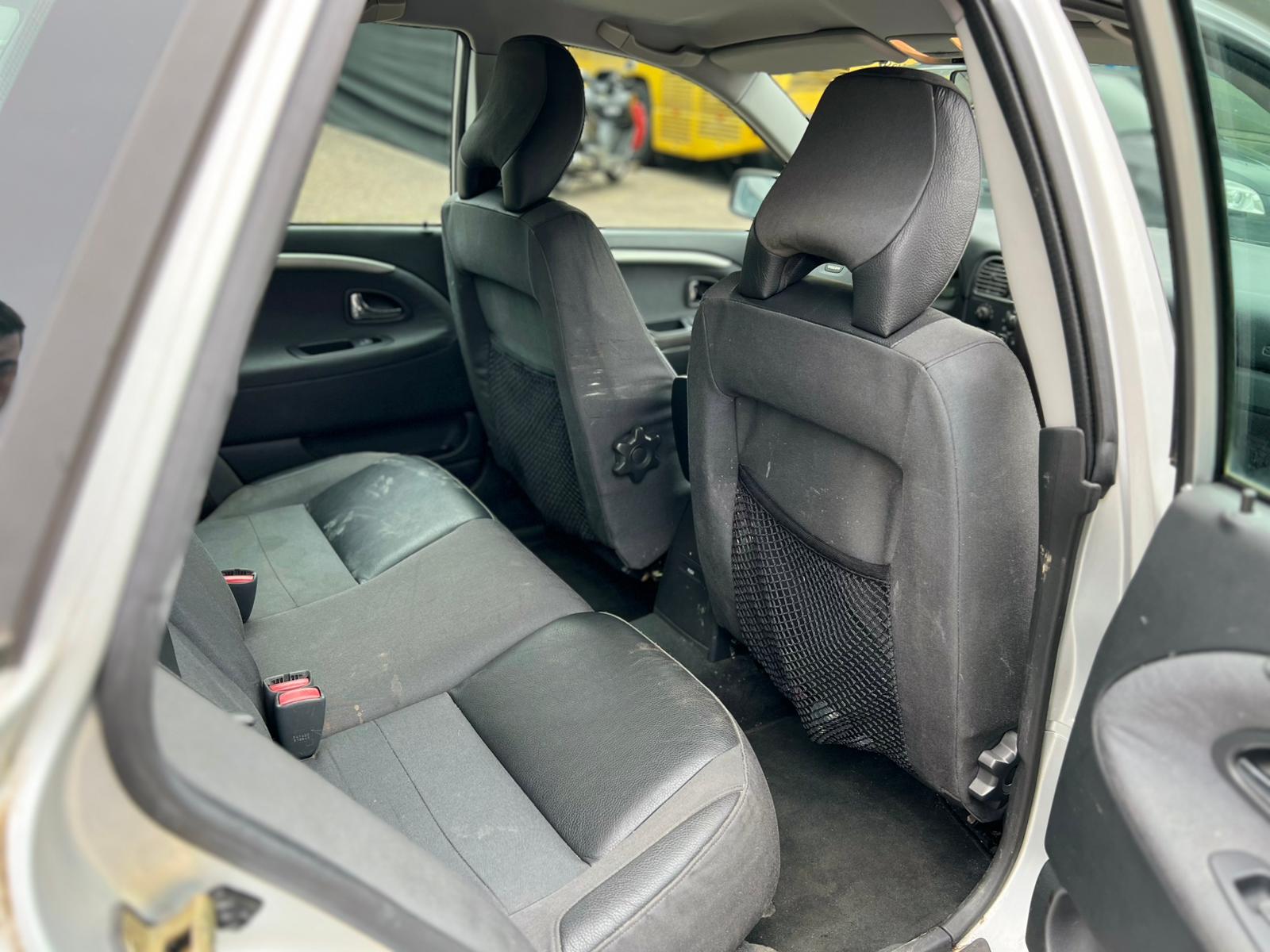 VOLVO V40 2.0T Sport Edition-image-11