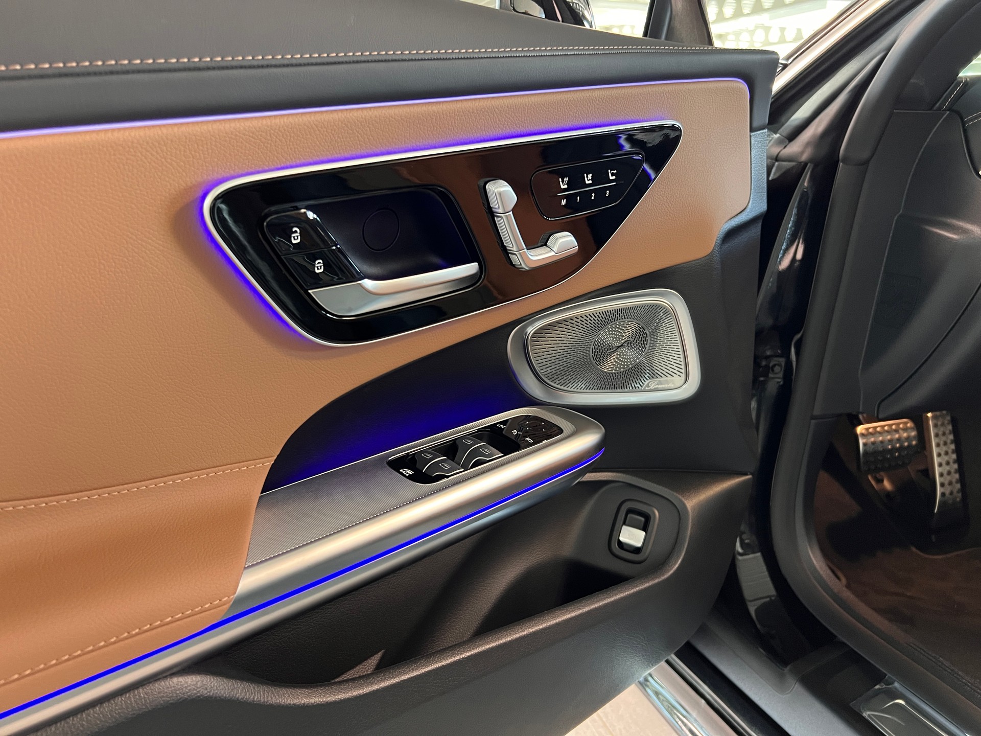 MERCEDES-BENZ CLE 200 Cabrio 4Matic 9G-Tronic-image-14
