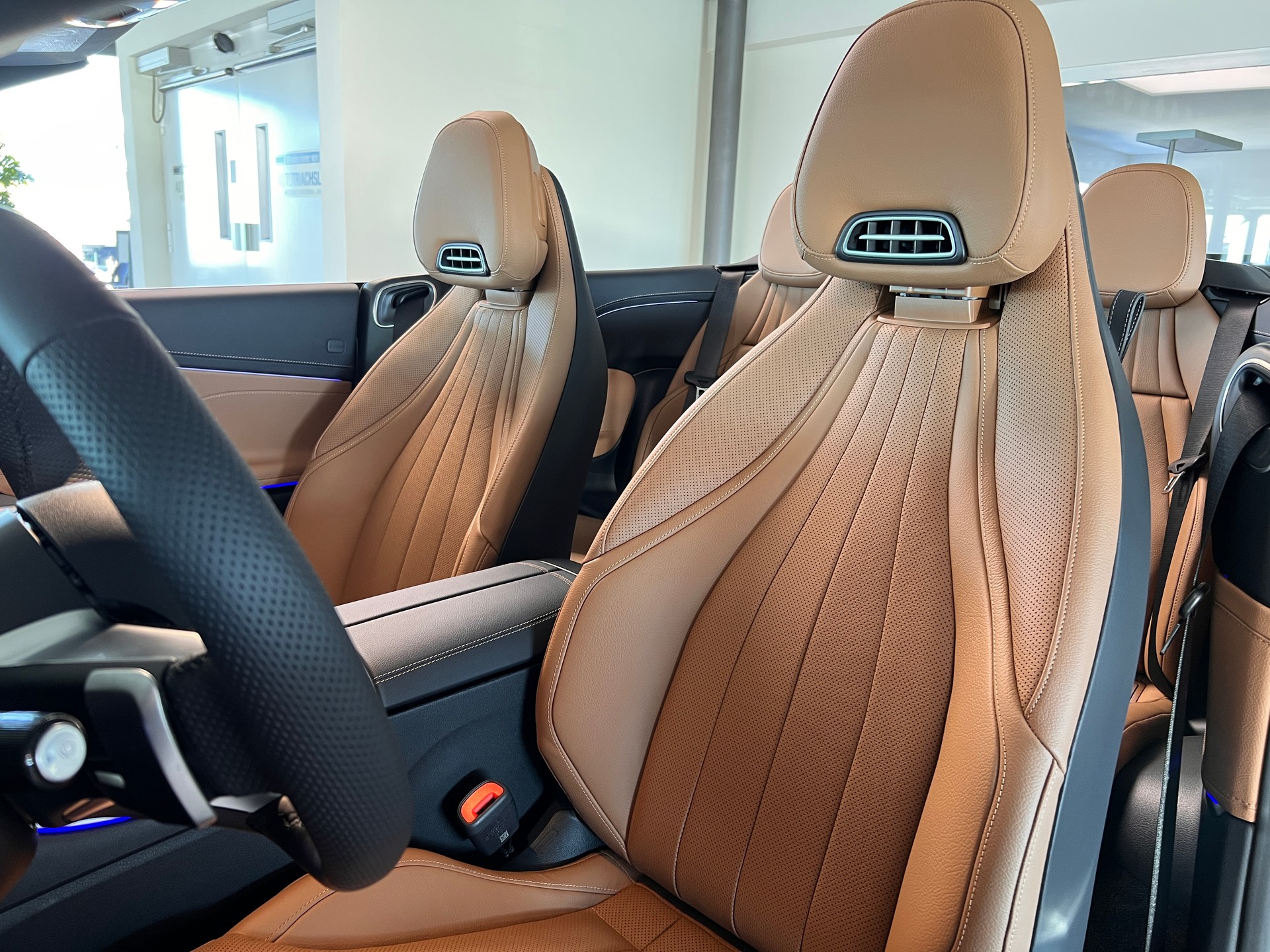 MERCEDES-BENZ CLE 200 Cabrio 4Matic 9G-Tronic-image-12