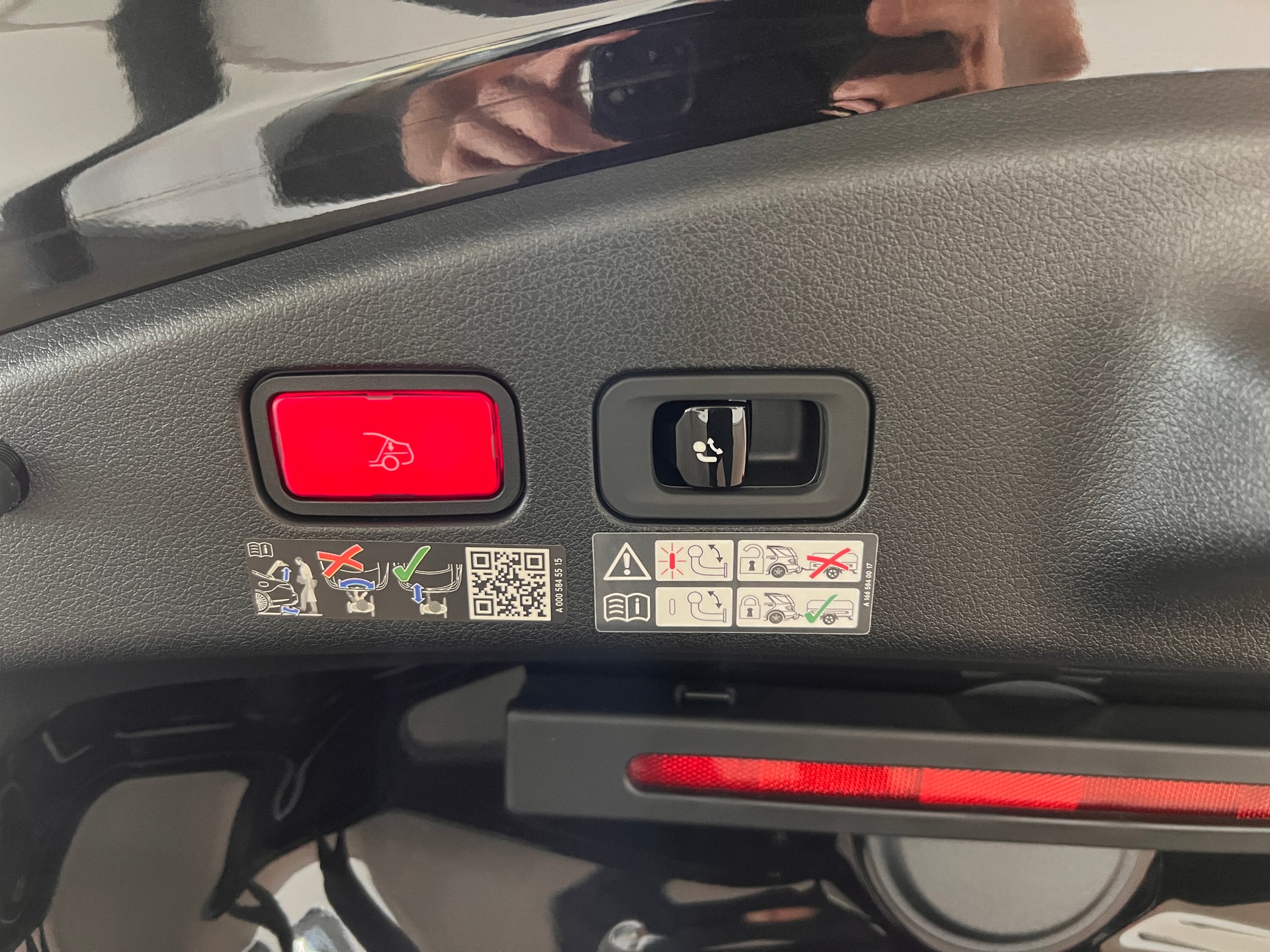 MERCEDES-BENZ CLE 200 Cabrio 4Matic 9G-Tronic-image-8
