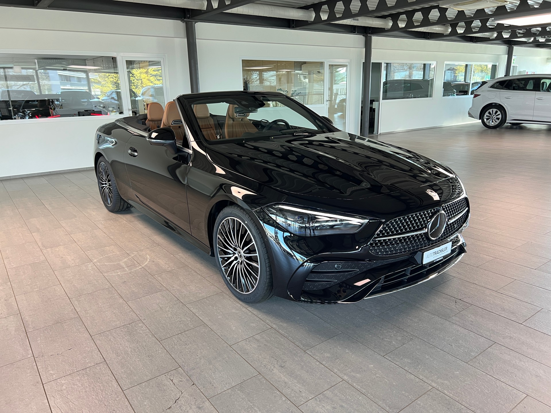 MERCEDES-BENZ CLE 200 Cabrio 4Matic 9G-Tronic-image-3