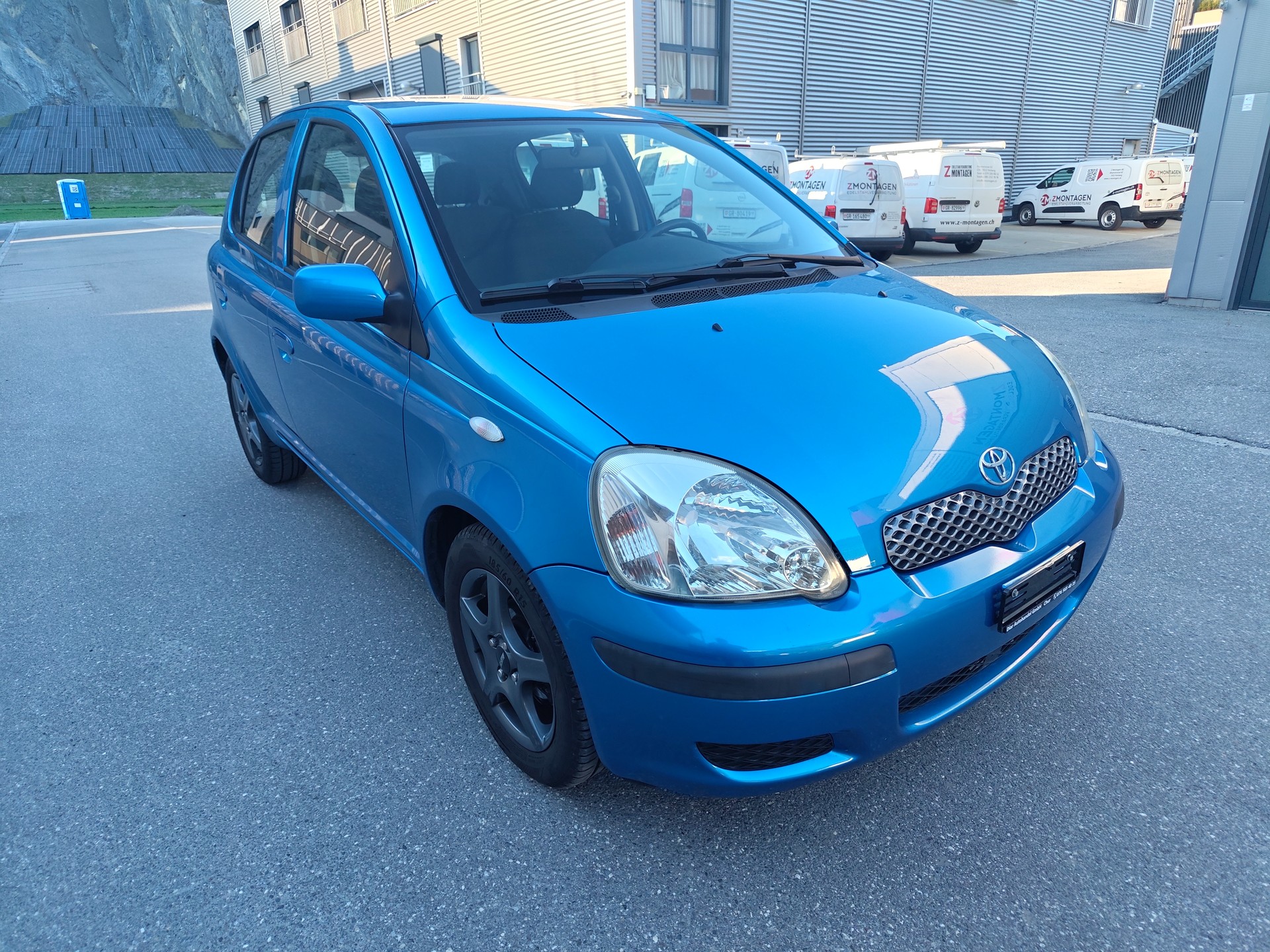 TOYOTA Yaris 1.3 Linea Sol-image-2