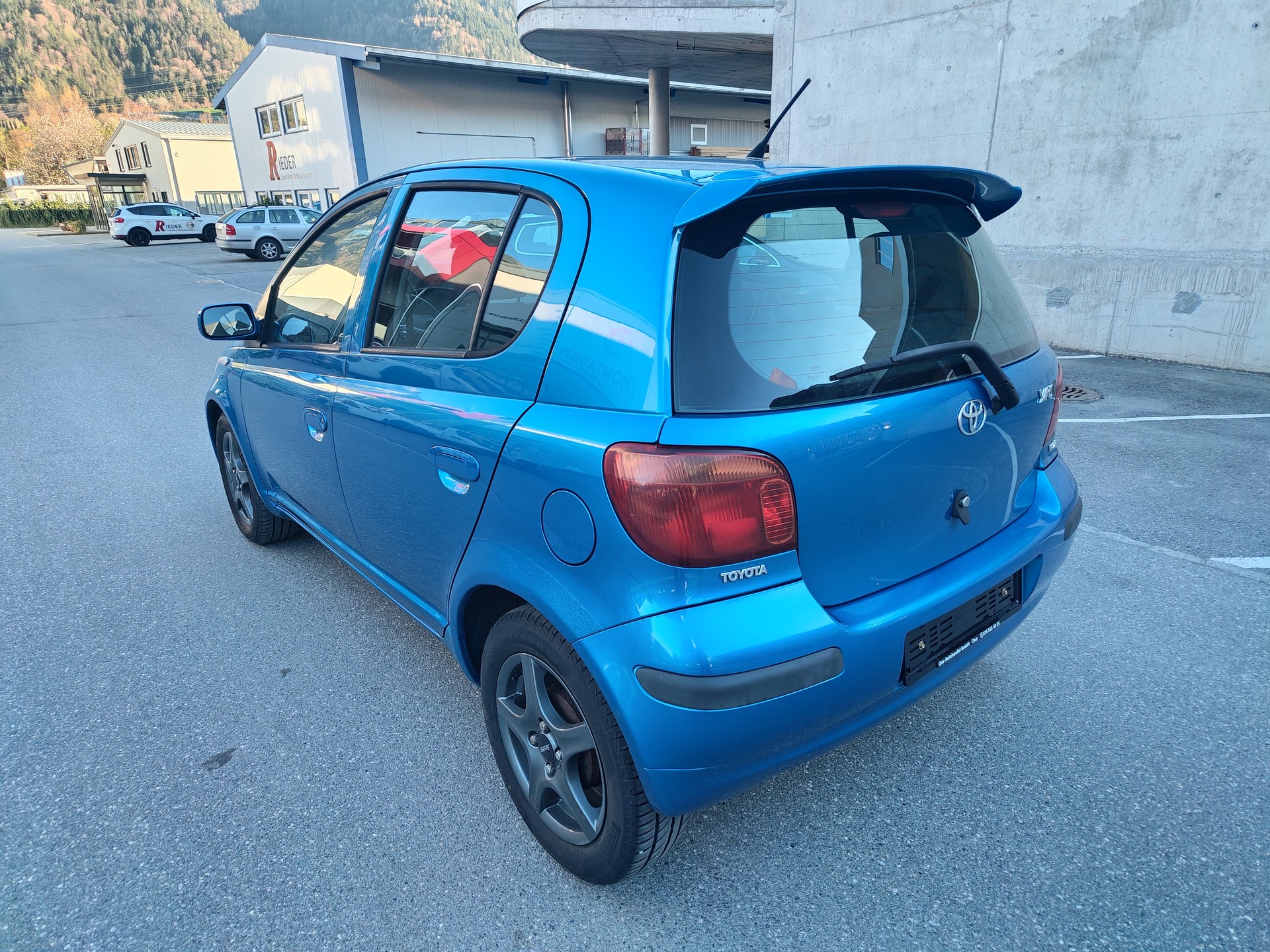 TOYOTA Yaris 1.3 Linea Sol-image-4