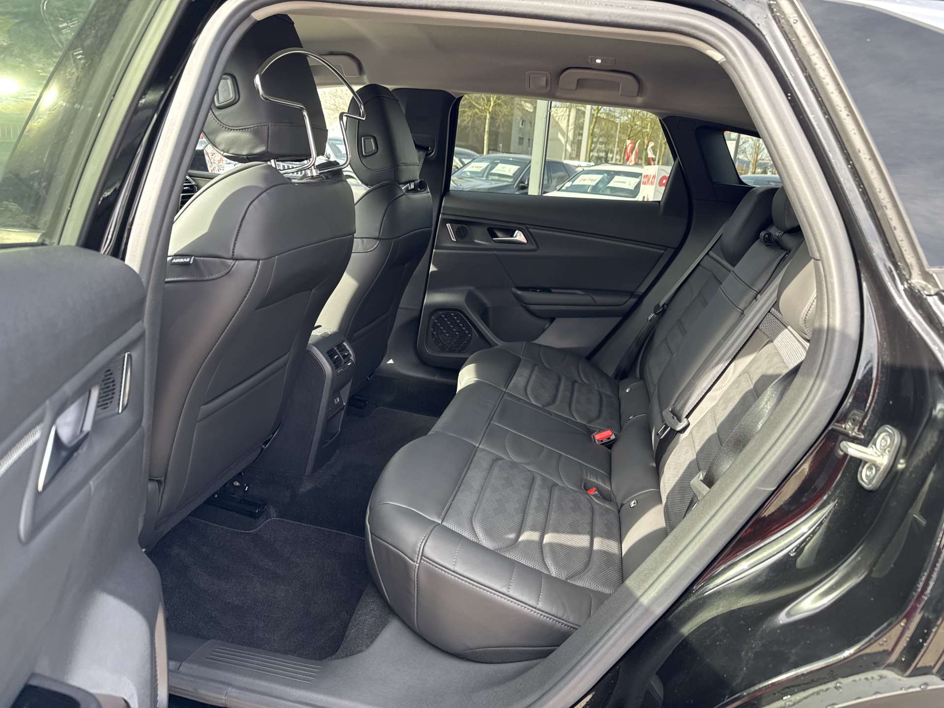 CITROEN C5 X 1.6i PureTech Shine EAT-Automat-image-6
