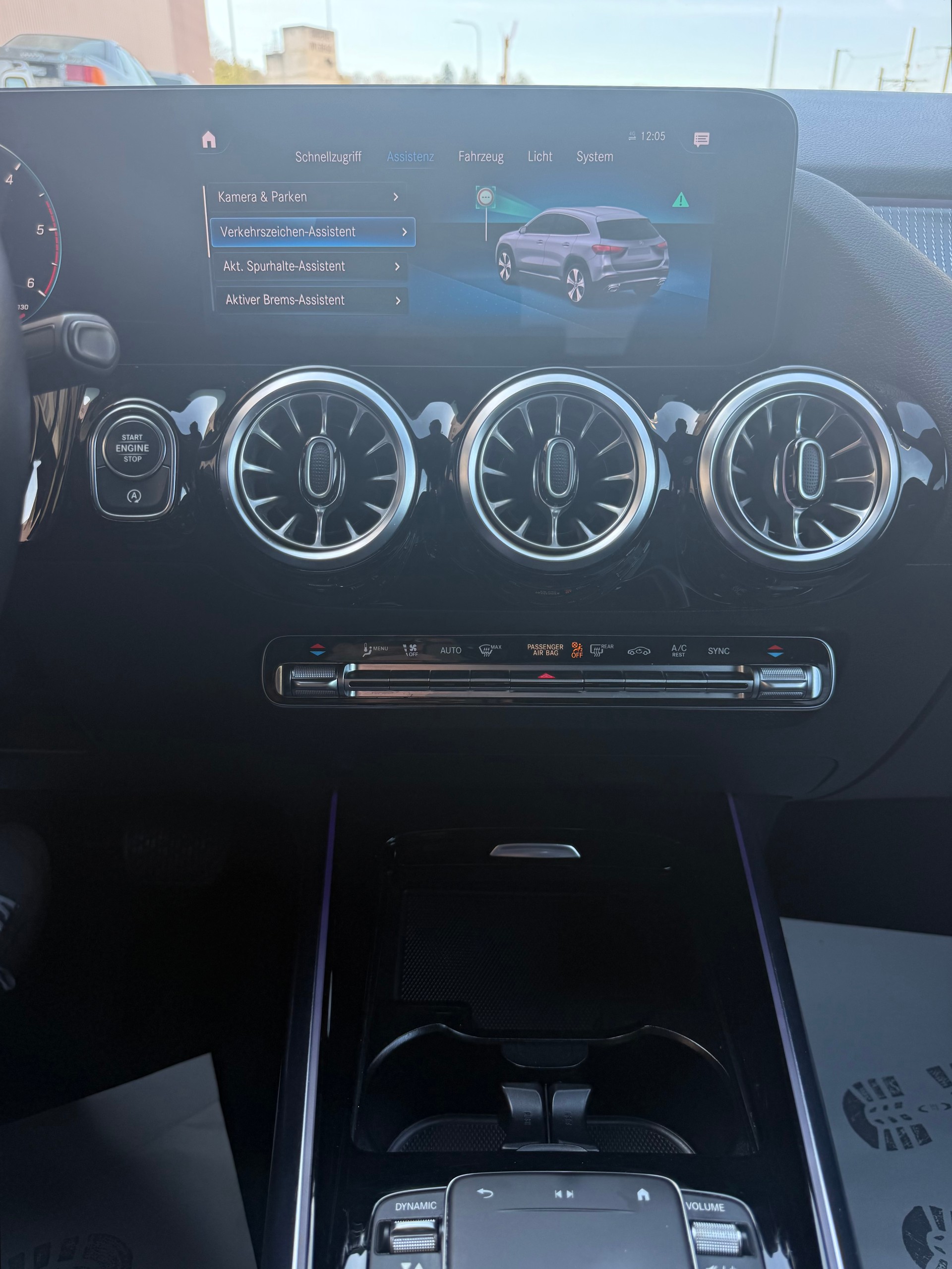 MERCEDES-BENZ GLA 200d 4Matic Progressive 8G-DCT-image-7