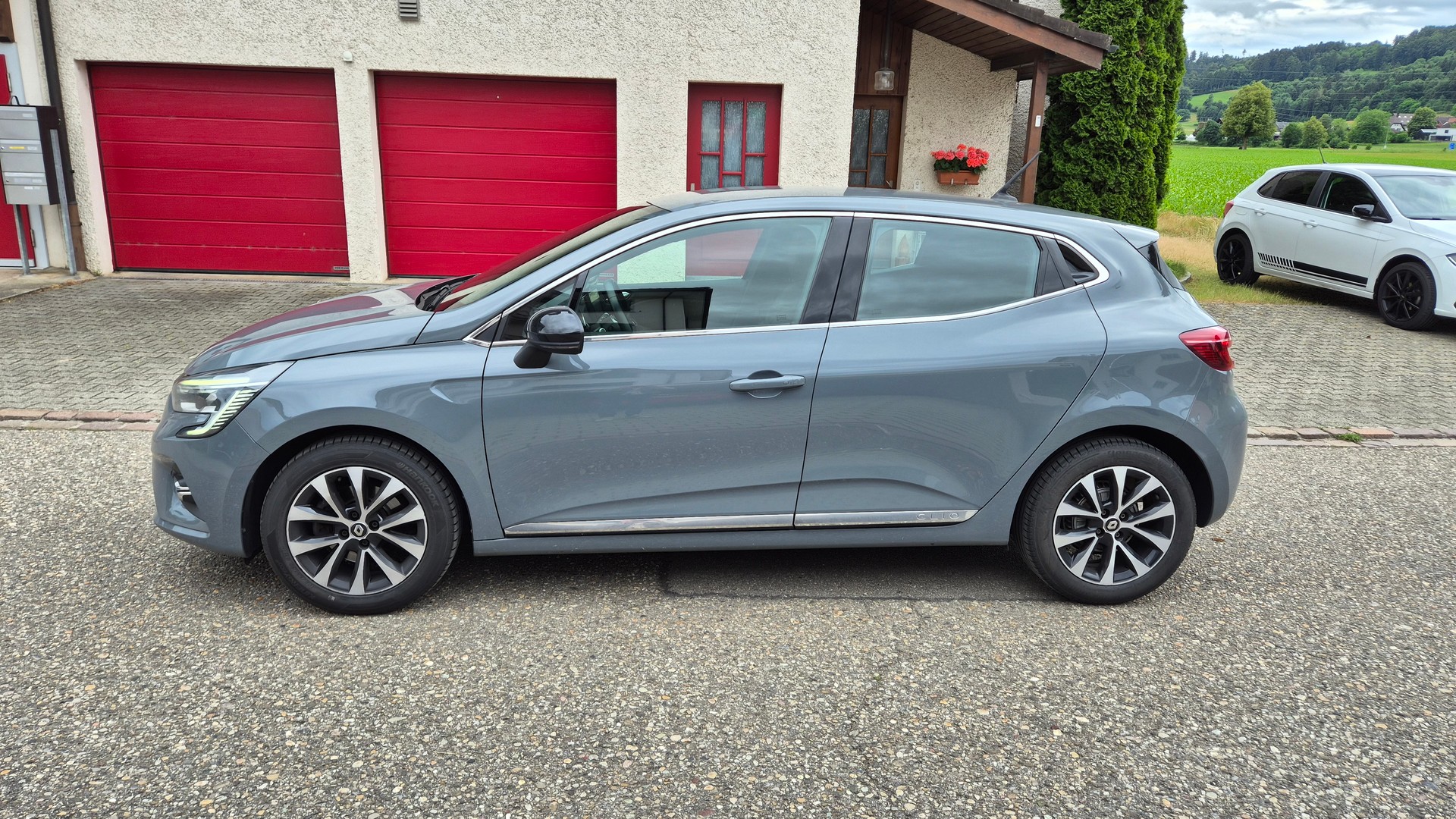 RENAULT Clio 1.3 Intens EDC-image-1