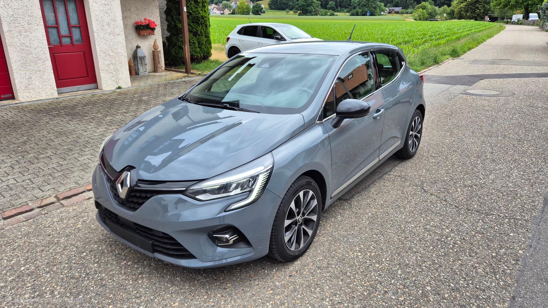 RENAULT Clio 1.3 Intens EDC-image-0