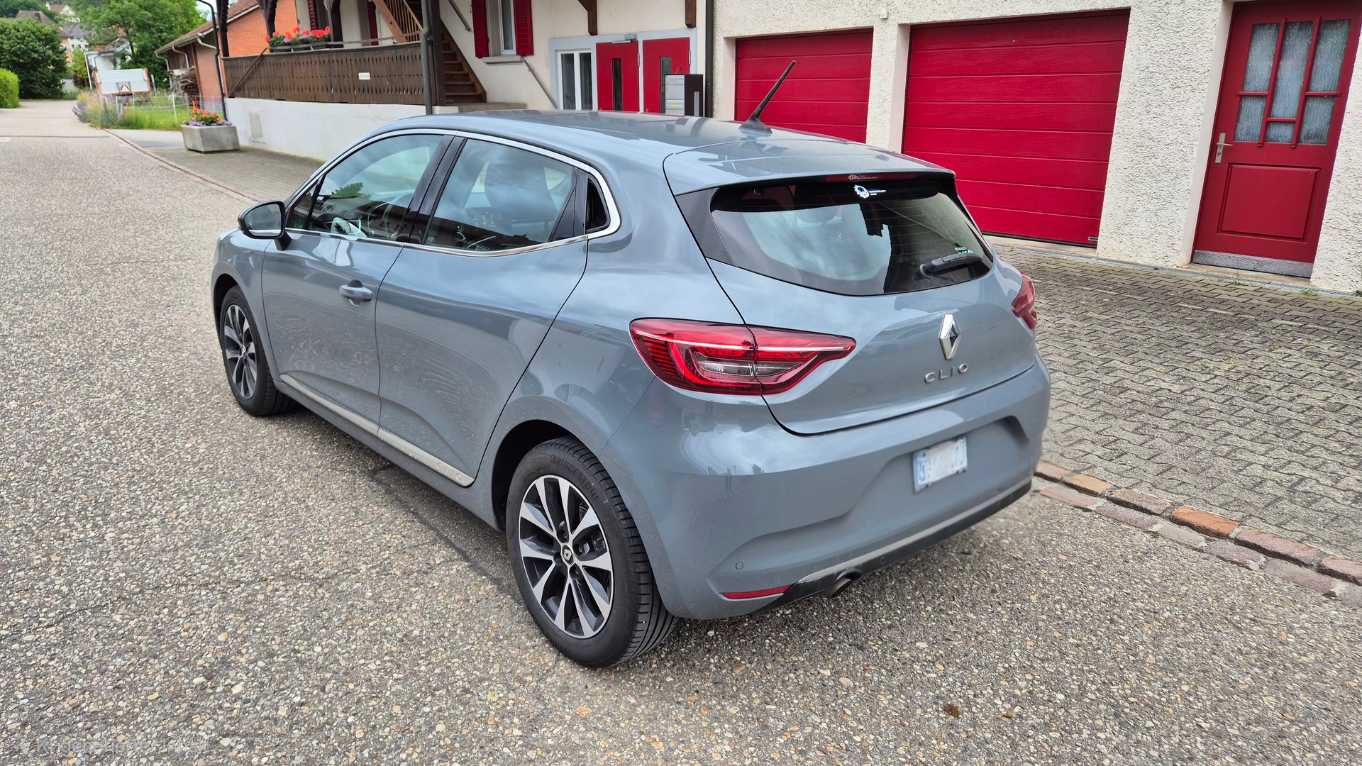RENAULT Clio 1.3 Intens EDC-image-2
