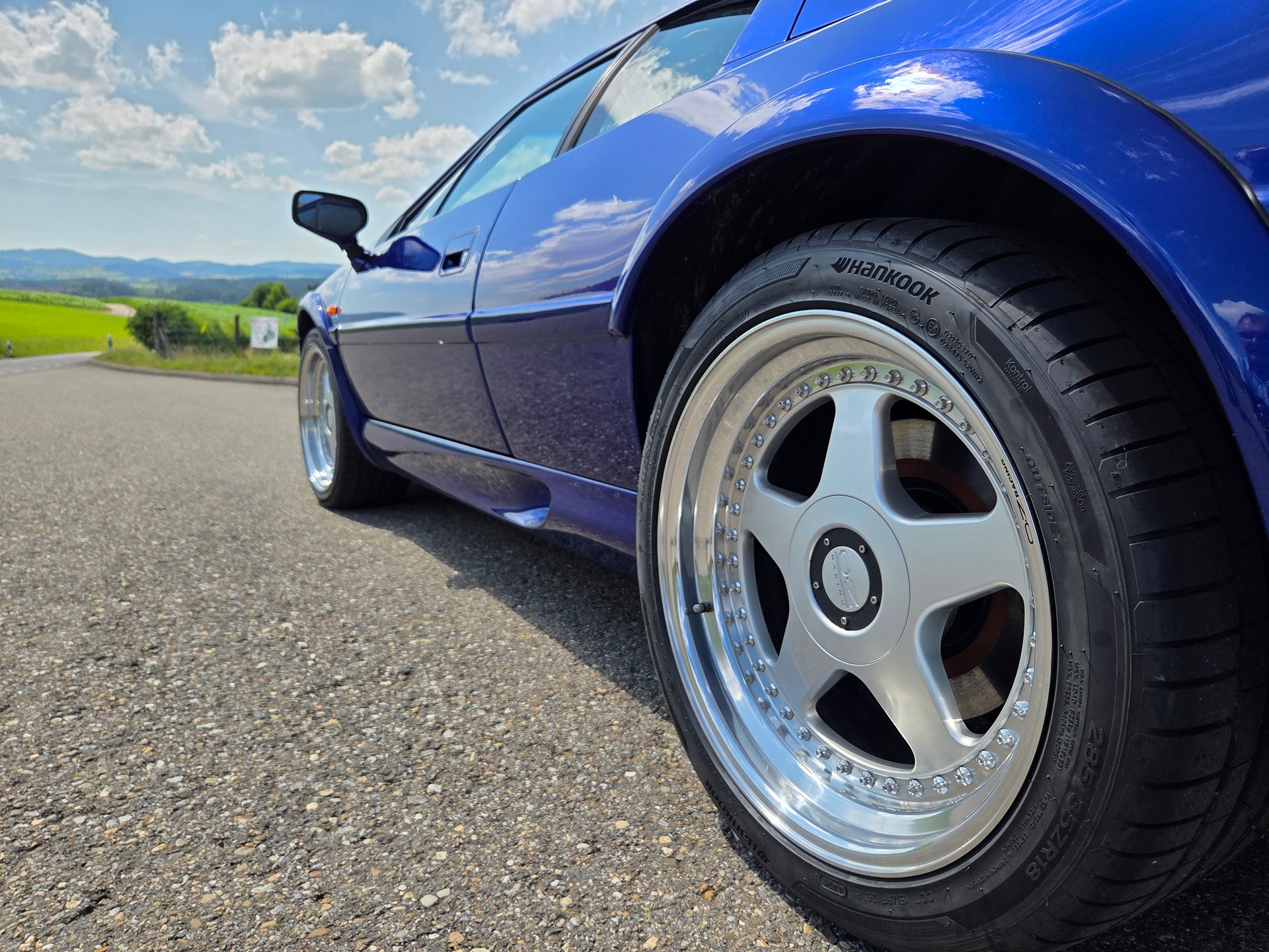 LOTUS Esprit S4s-image-4