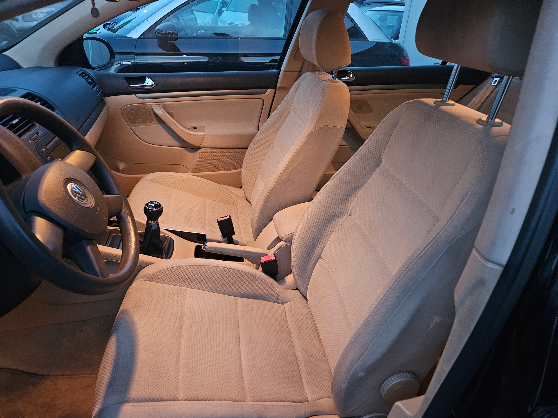 VW Golf 1.6 FSI Comfortline-image-8
