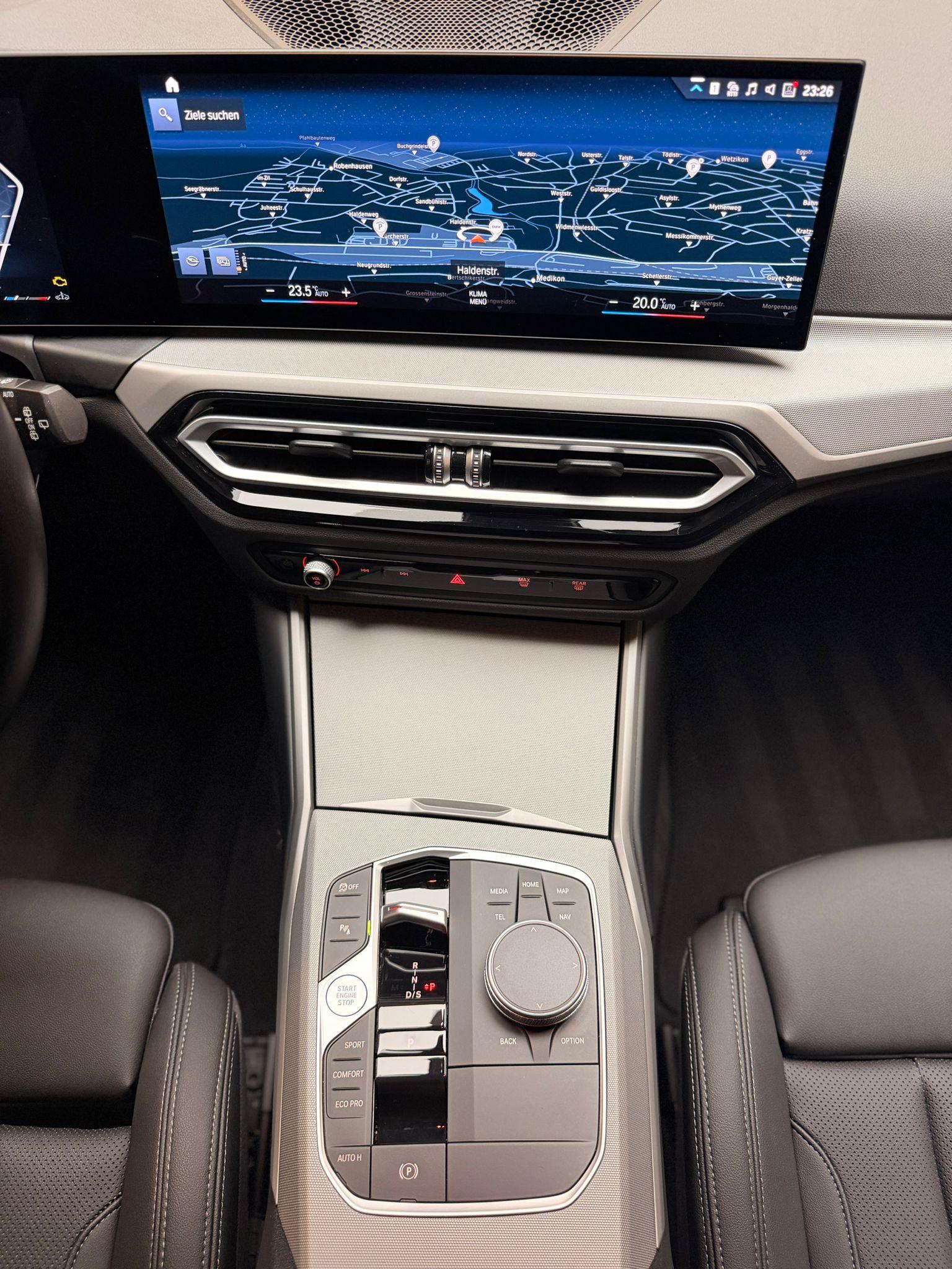 BMW 320d SAG Touring-image-13
