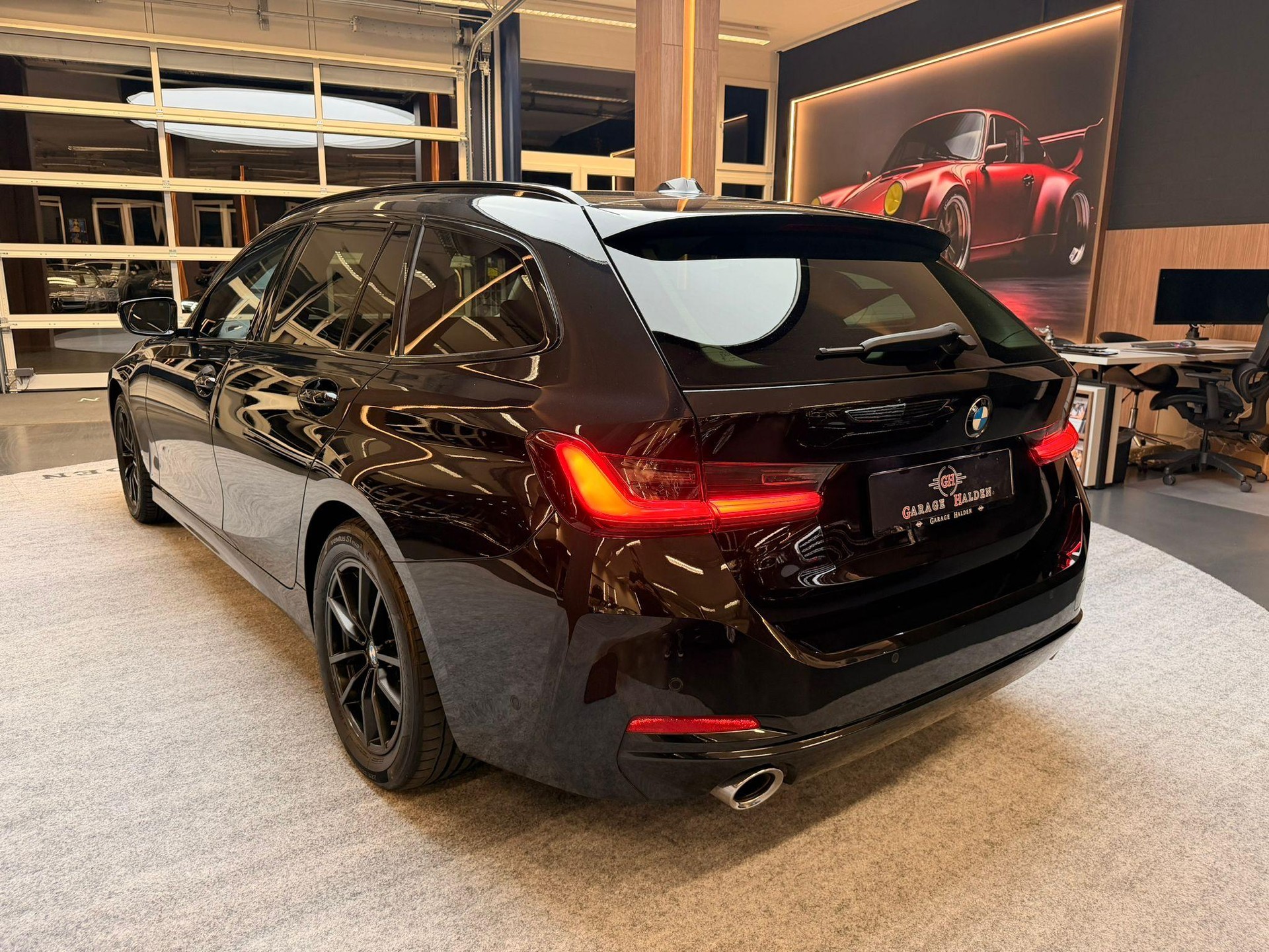 BMW 320d SAG Touring-image-5