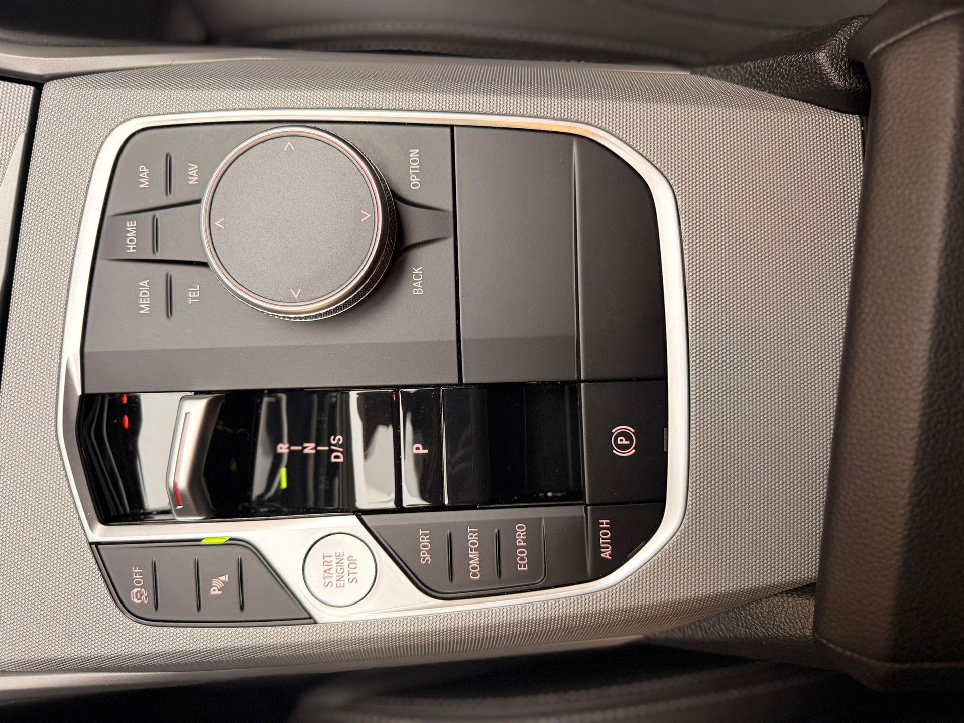 BMW 320d SAG Touring-image-17