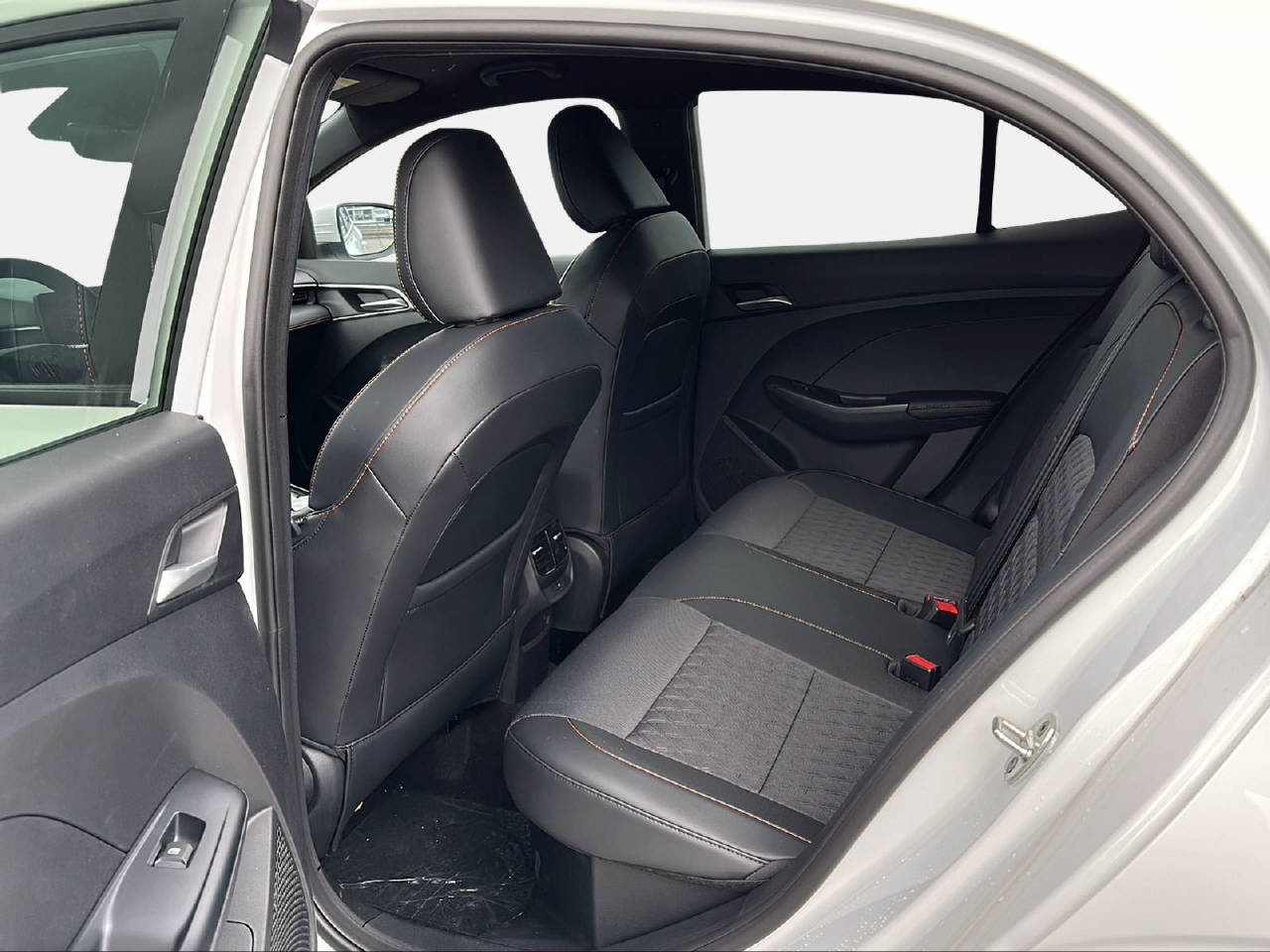 MG 3 1.5 Hybrid Luxury-image-12
