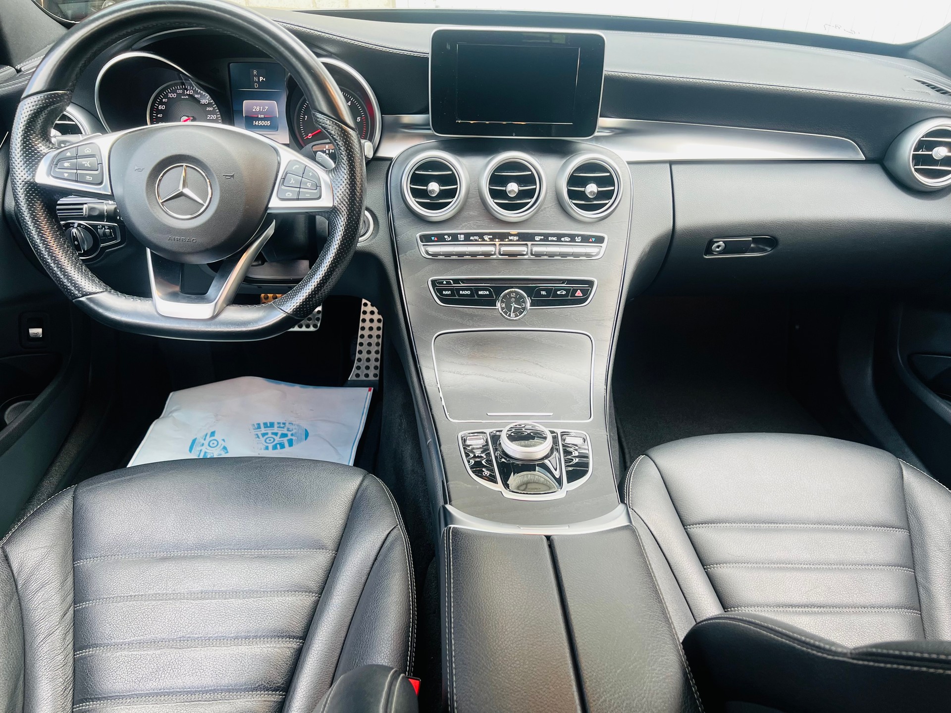 MERCEDES-BENZ C 250 BlueTEC AMG Line 4Matic 7G-Tronic-image-12