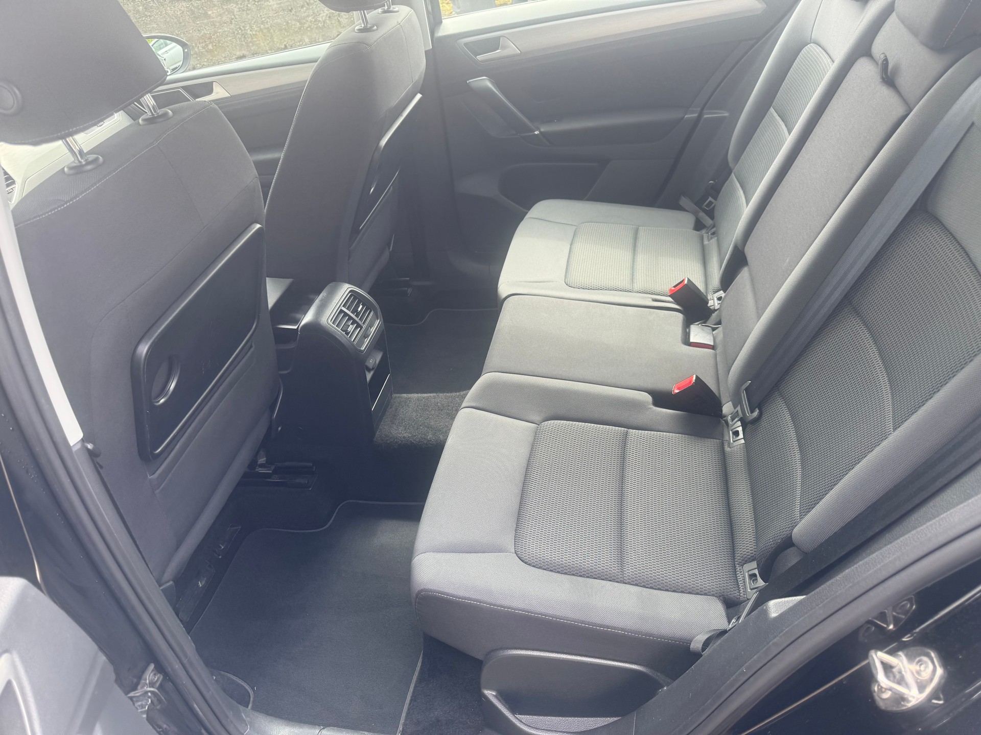 VW Golf Sportsvan 1.6 TDI Lounge DSG-image-13