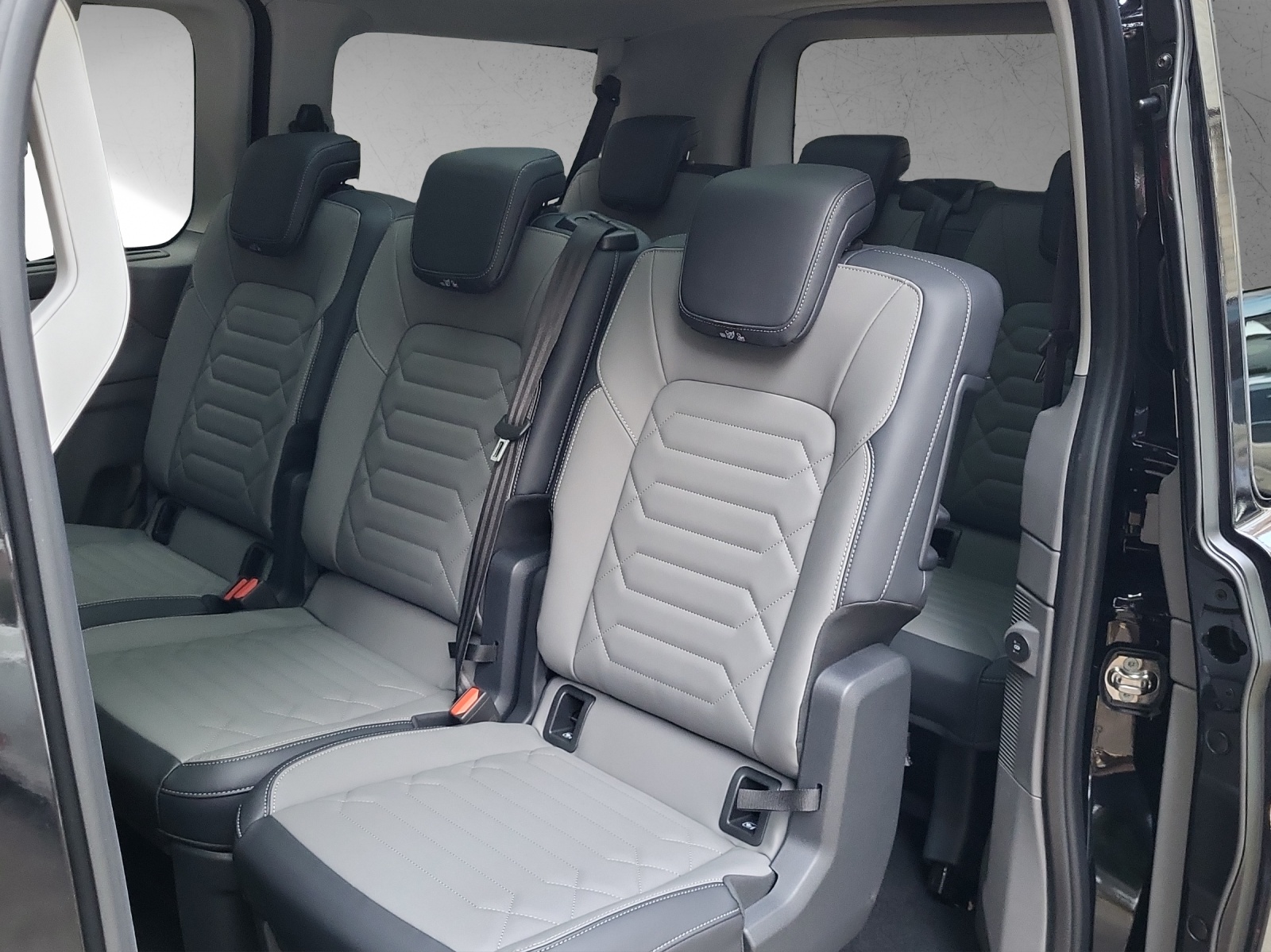 VW Caravelle Style 170PS DSG 4Motion-image-16