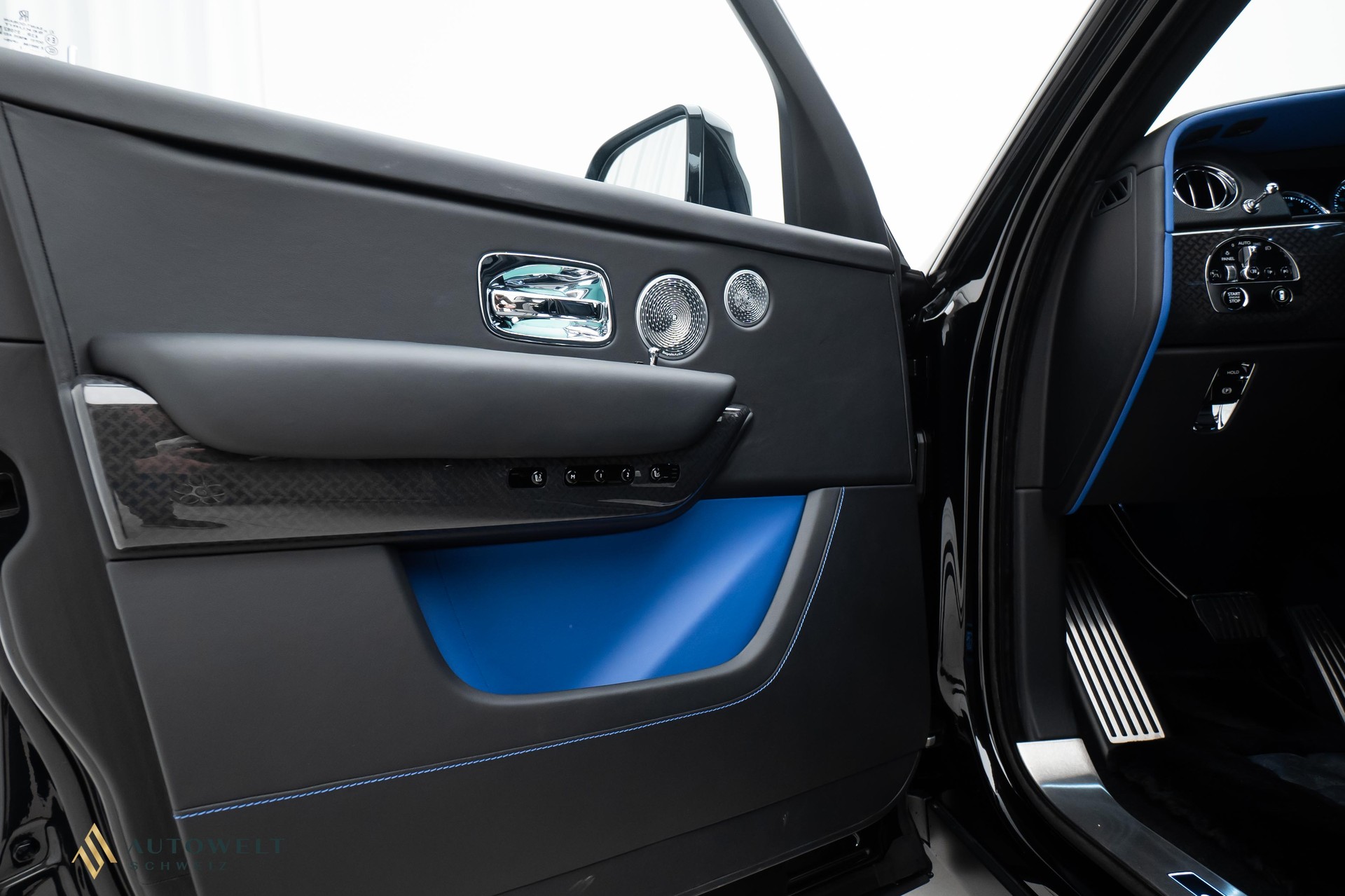 ROLLS-ROYCE Cullinan 6.7 V12 Black Badge-image-14