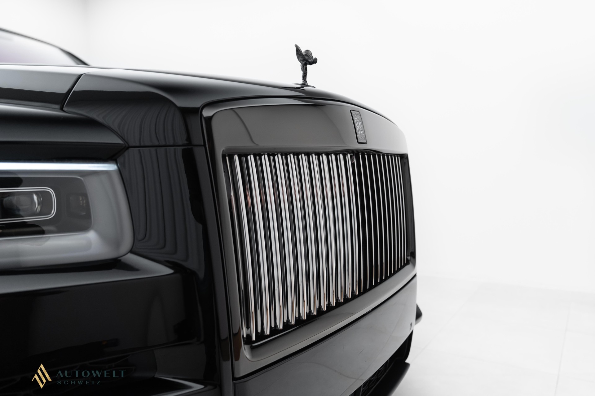 ROLLS-ROYCE Cullinan 6.7 V12 Black Badge-image-15