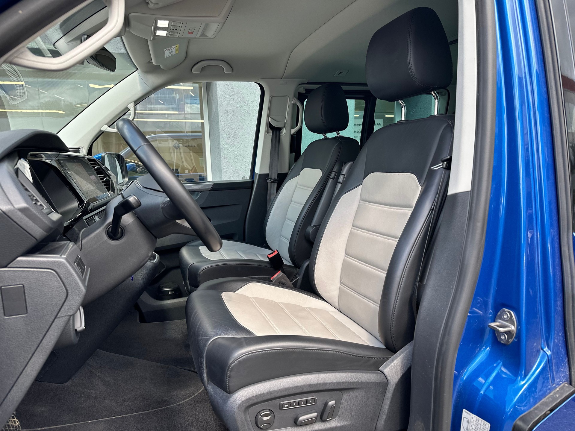 VW T6.1 Multivan 2.0 Bi-TDI Highline Liberty 4Mot. DSG-image-4