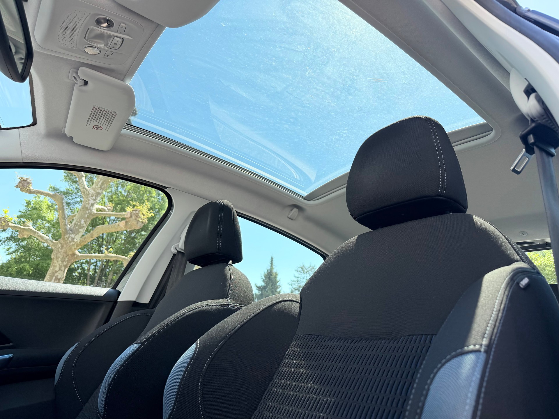 PEUGEOT 208 1.6 VTI Allure-image-9
