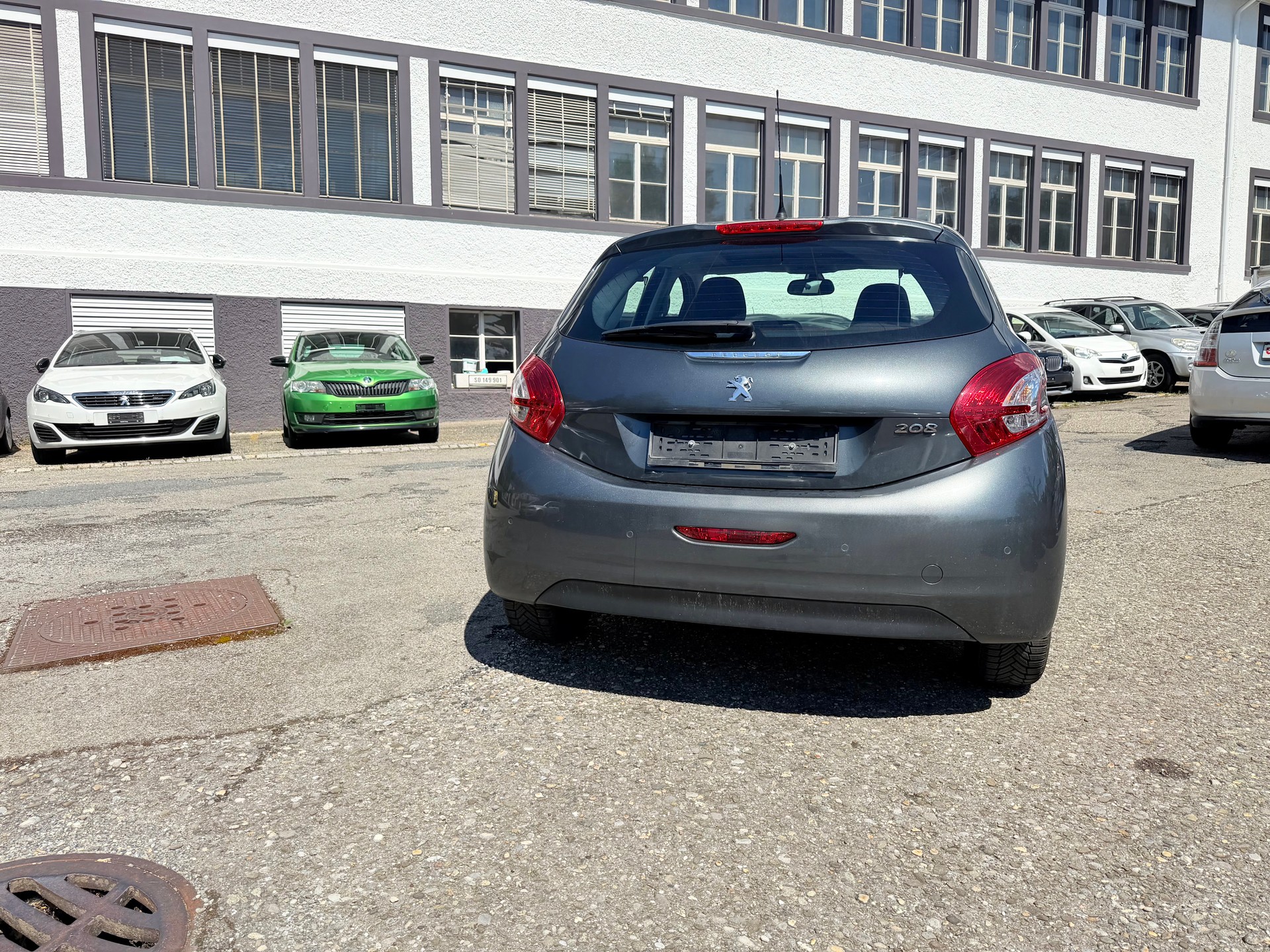 PEUGEOT 208 1.6 VTI Allure-image-4