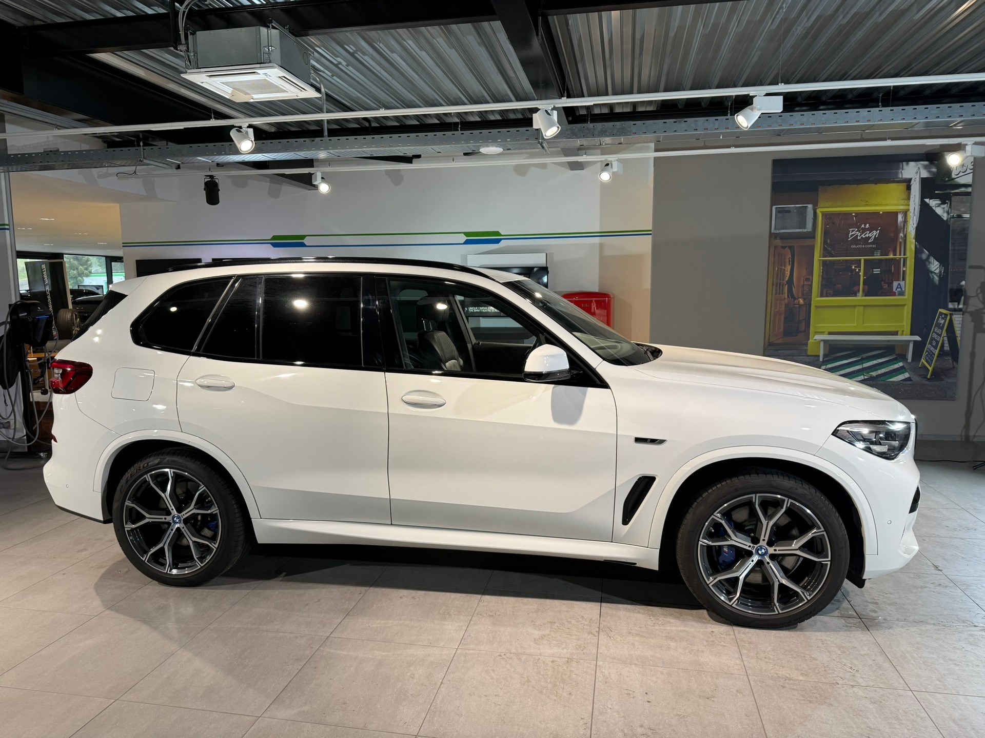 BMW X5 xDrive45e M Sport Steptronic-image-7