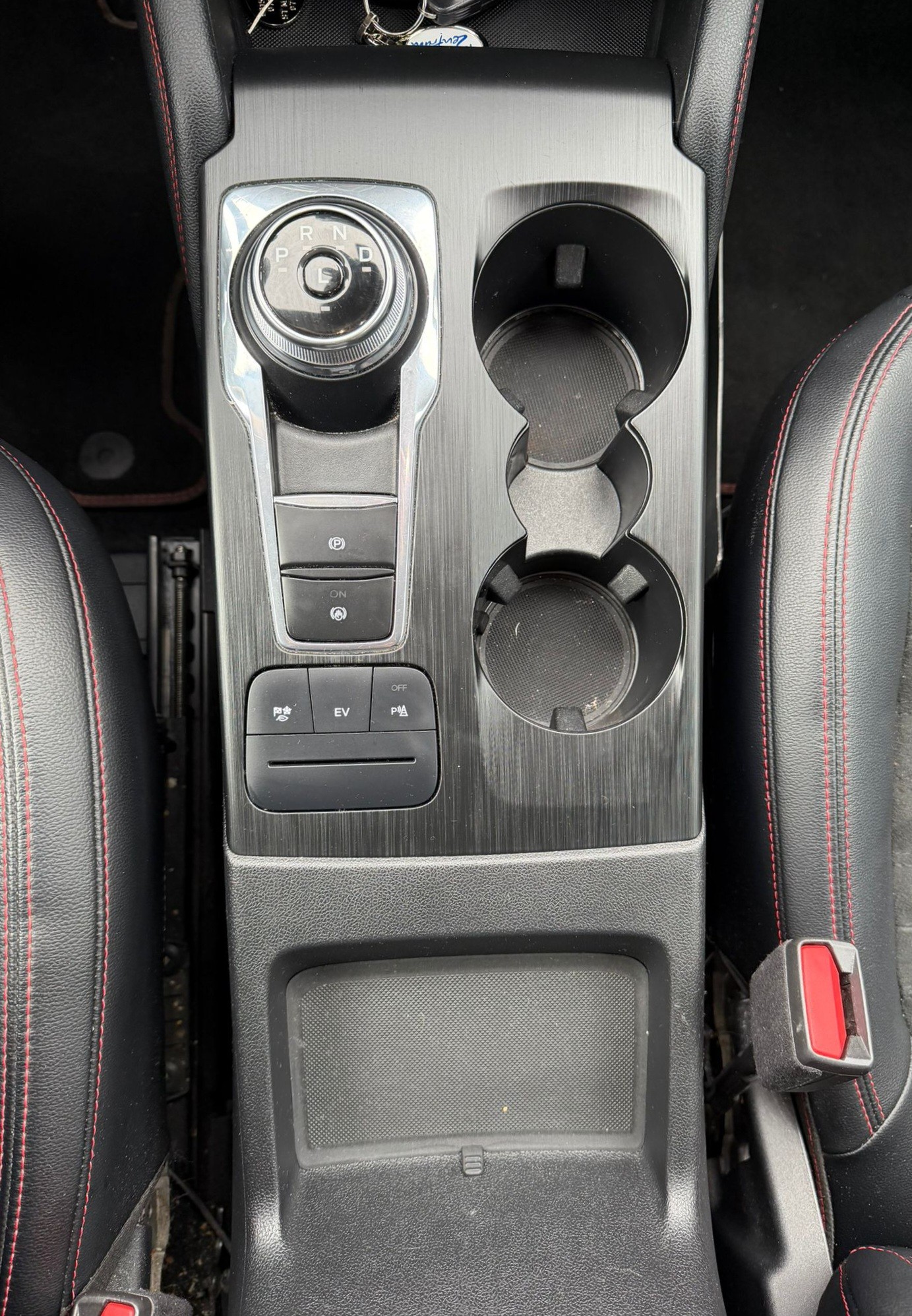 FORD Kuga 2.5 PHEV ST-Line X 2WD-image-13