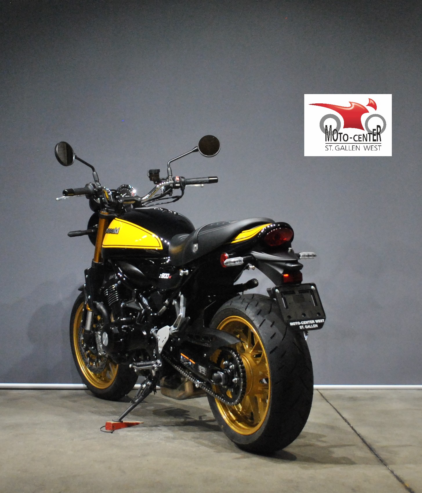 KAWASAKI Z 900 RS-showroom-element-3