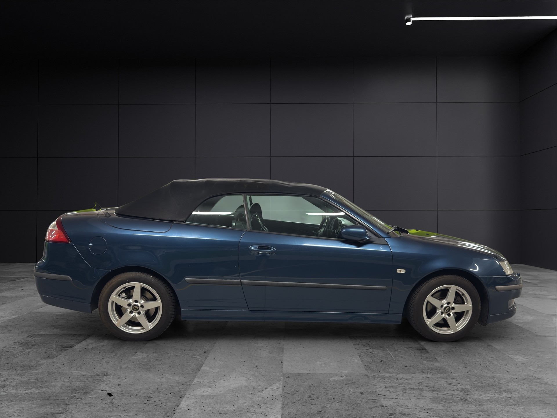 SAAB 9-3 2.0T Vector-image-3