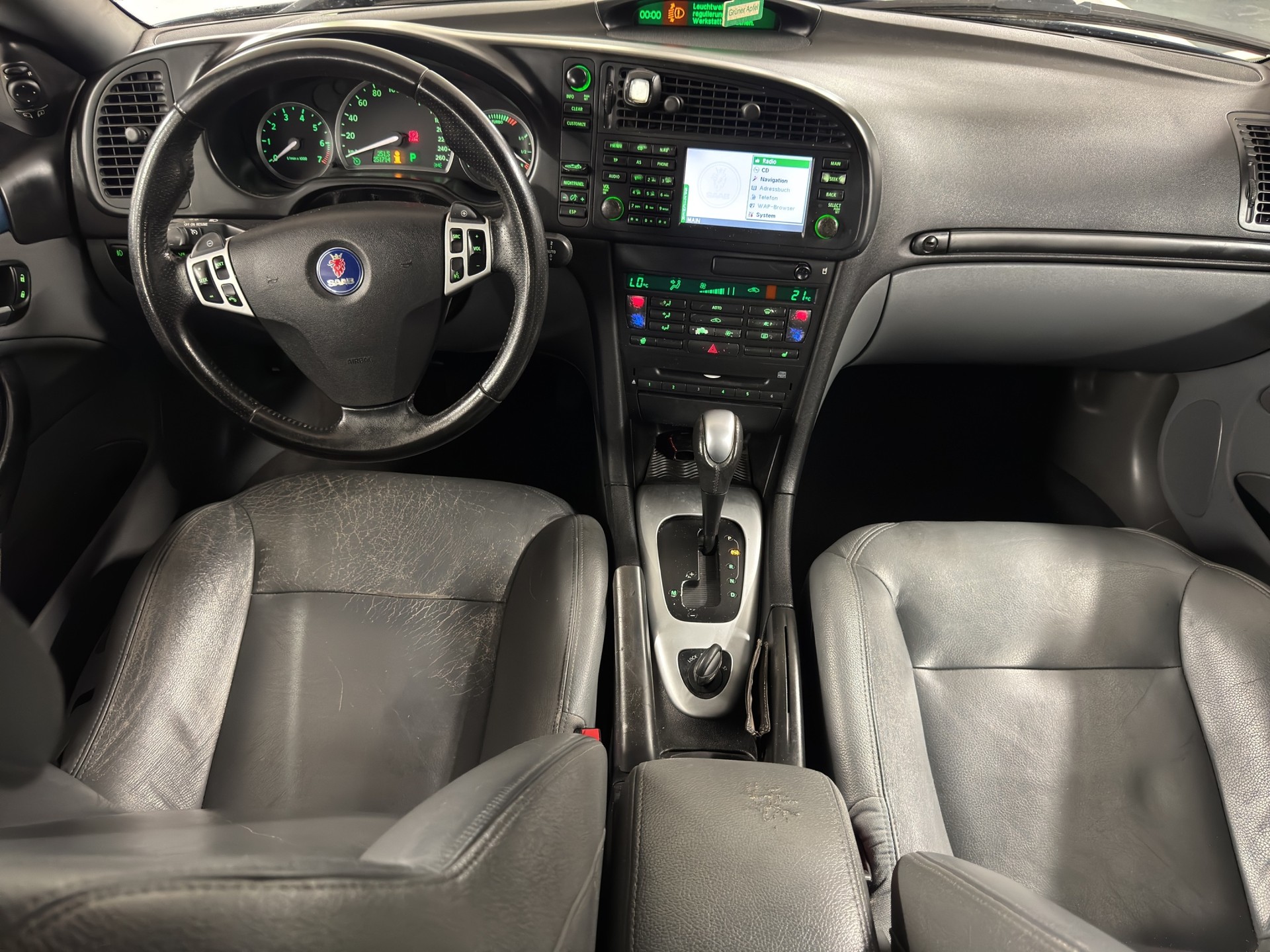 SAAB 9-3 2.0T Vector-image-10