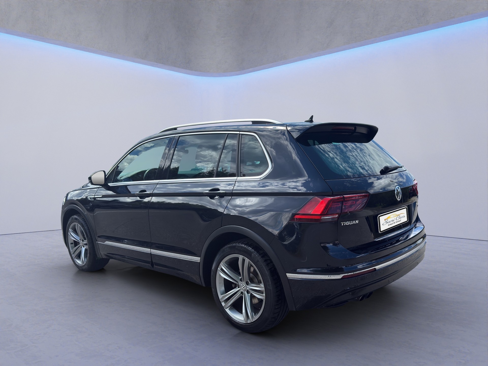 VW Tiguan 2.0TSI Highline 4Motion DSG-showroom-element-2