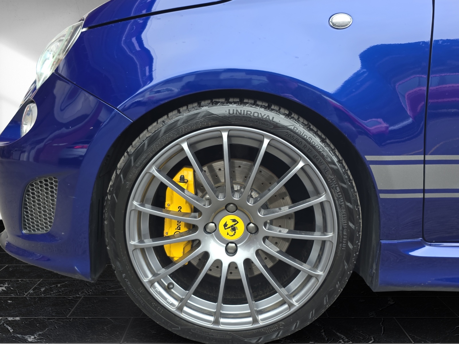 FIAT 595 Abarth 1.4 T-Jet 180 Competizione-image-3