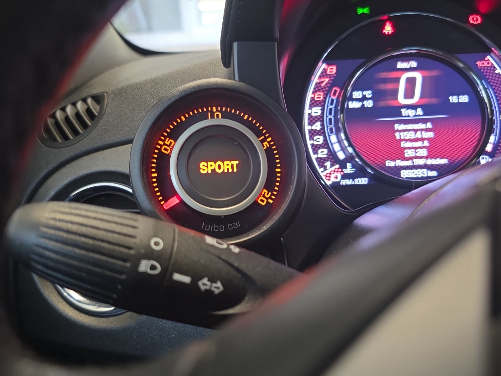 FIAT 595 Abarth 1.4 T-Jet 180 Competizione-image-10