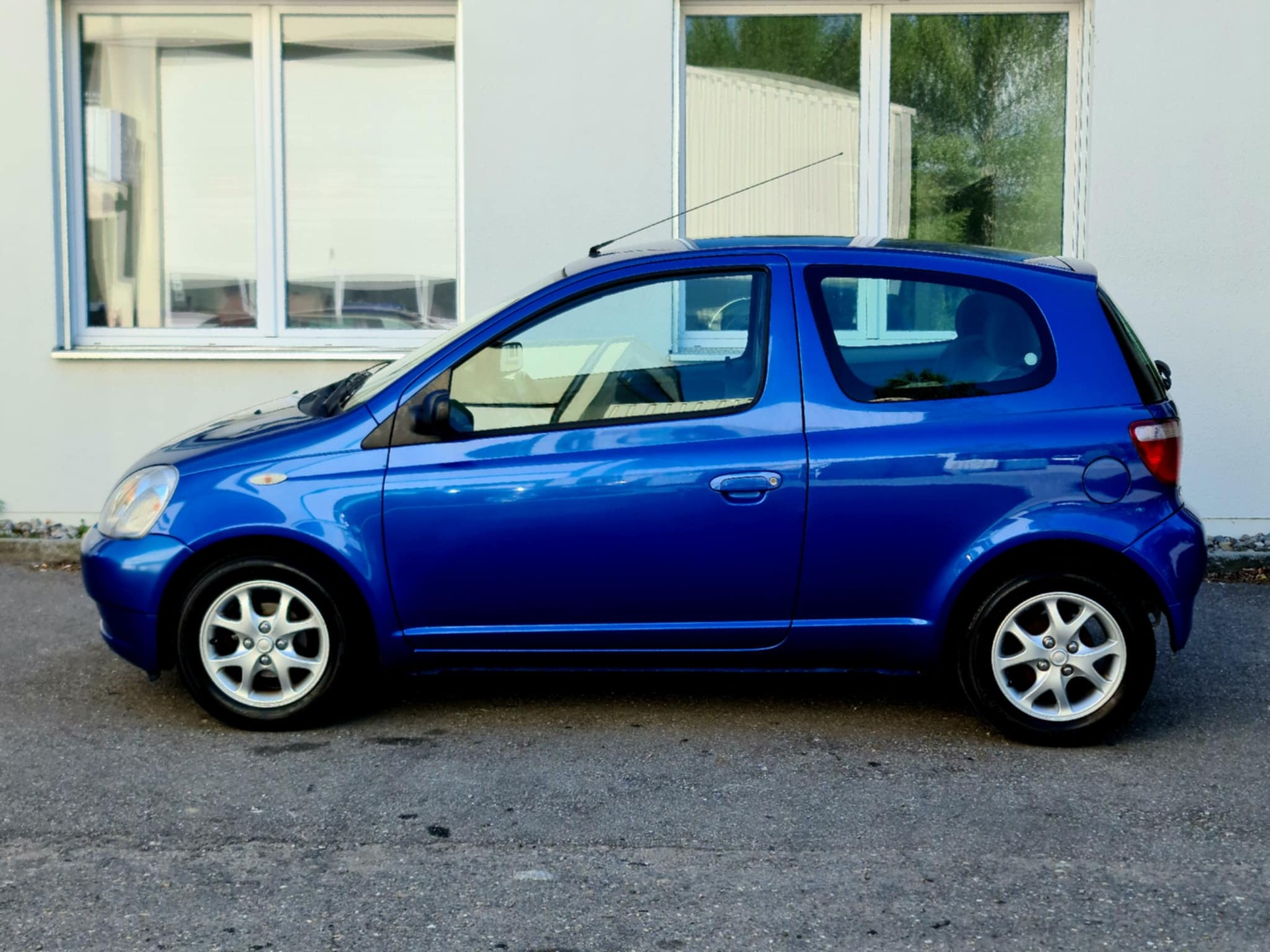 TOYOTA Yaris 1.3 Linea Luna-image-4