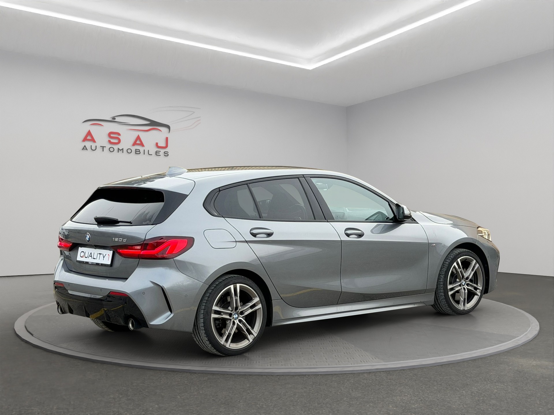 BMW 120d xDrive Steptronic M Sport-image-4
